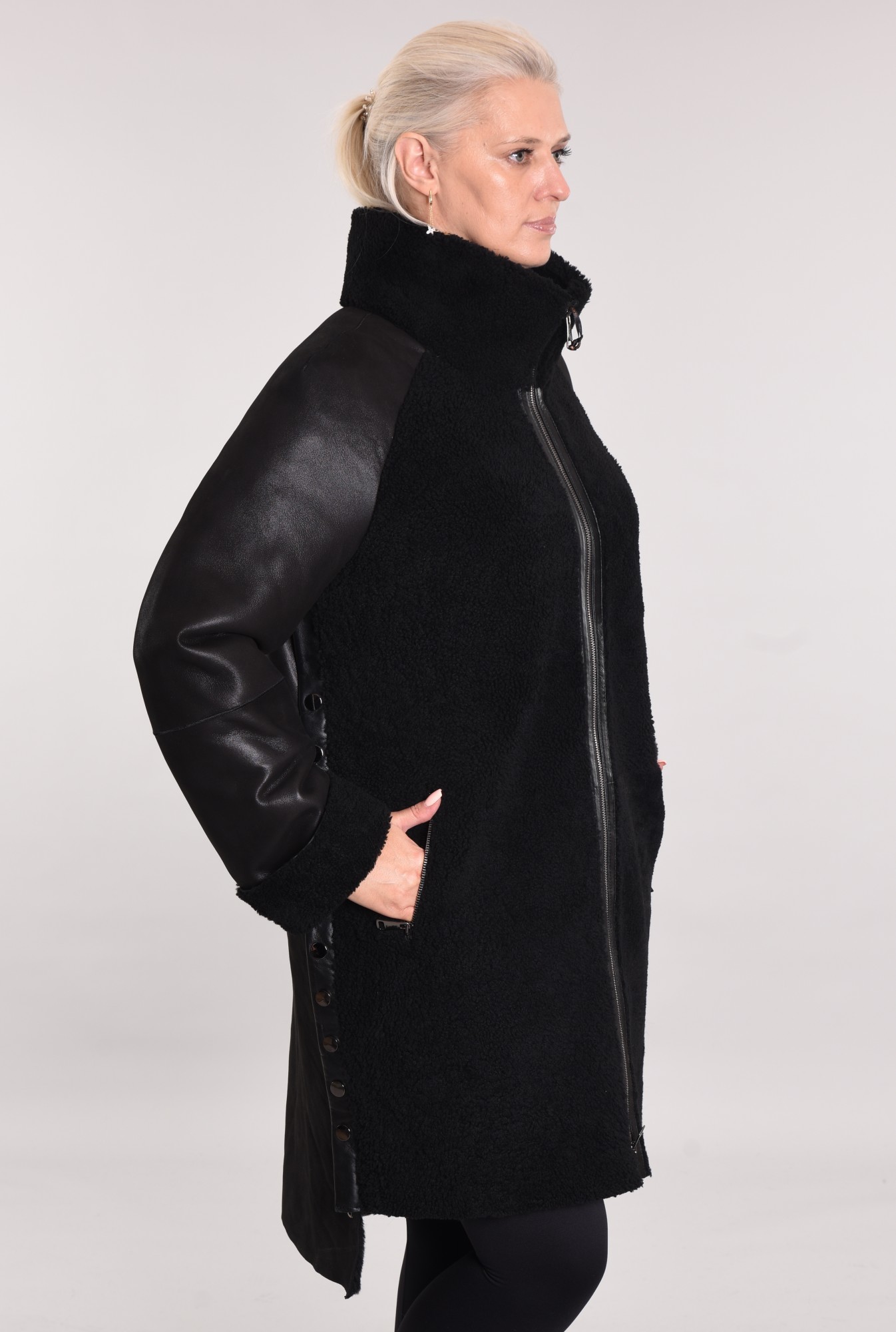 Дублёнка с покрытием и элементами кёрли