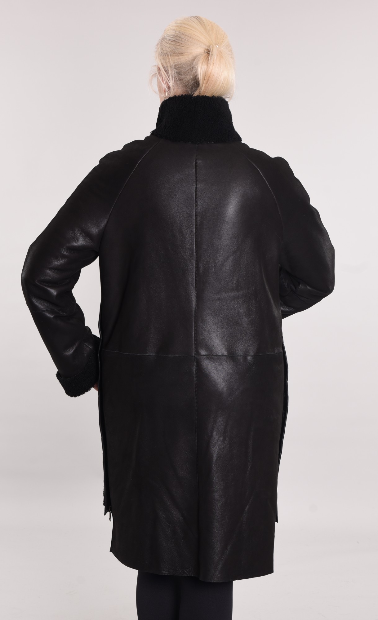 Дублёнка с покрытием и элементами кёрли