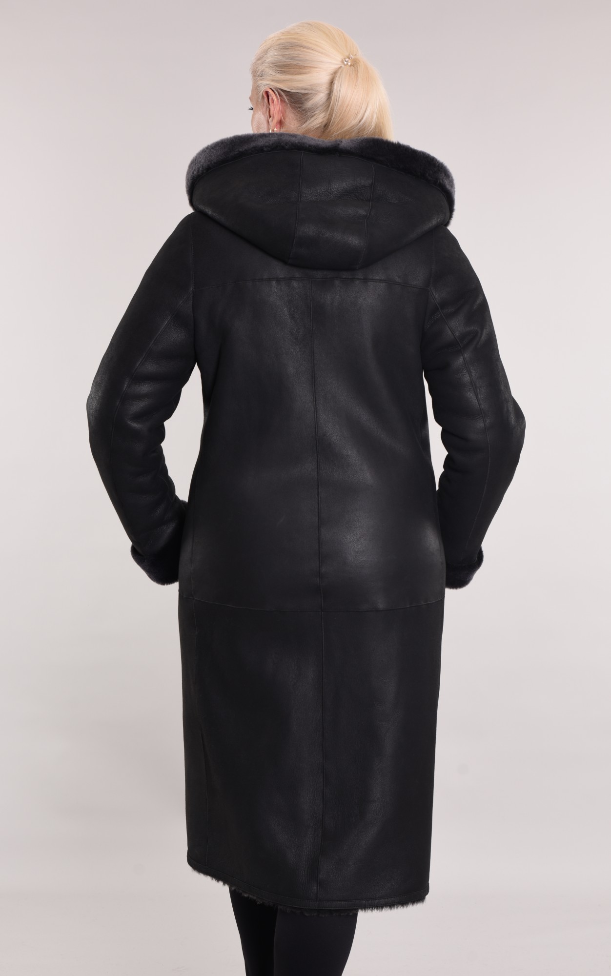 Дублёнка с покрытием и копюшоном