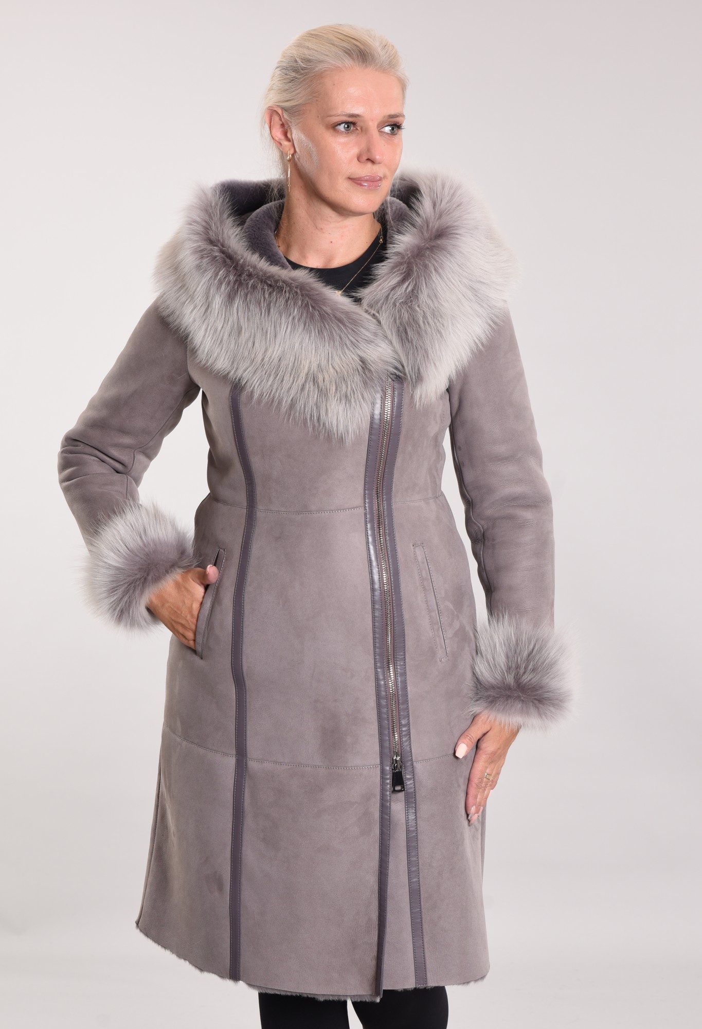 Дублёнка с капюшоном и манжеты тоскана