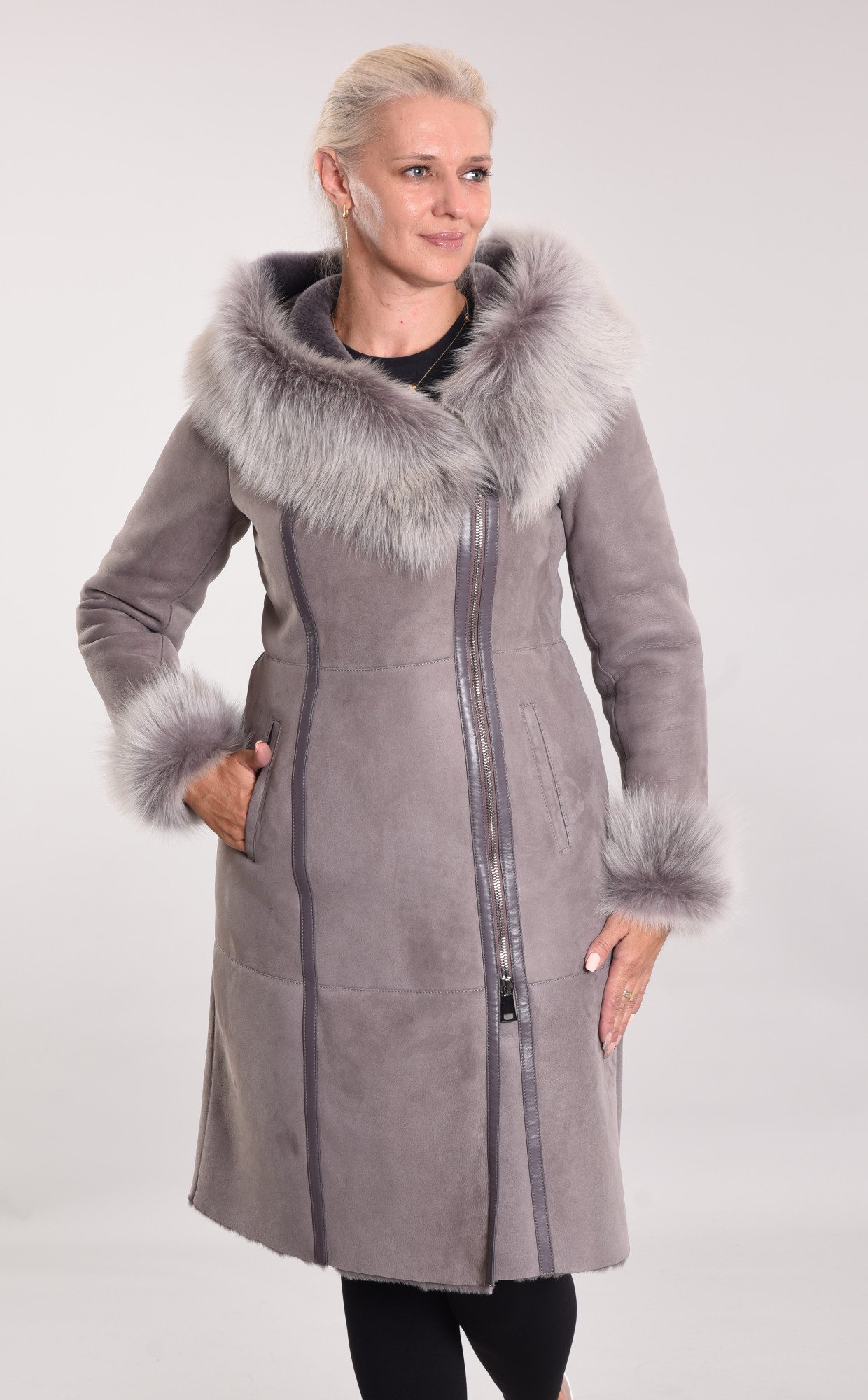 Дублёнка с капюшоном и манжеты тоскана