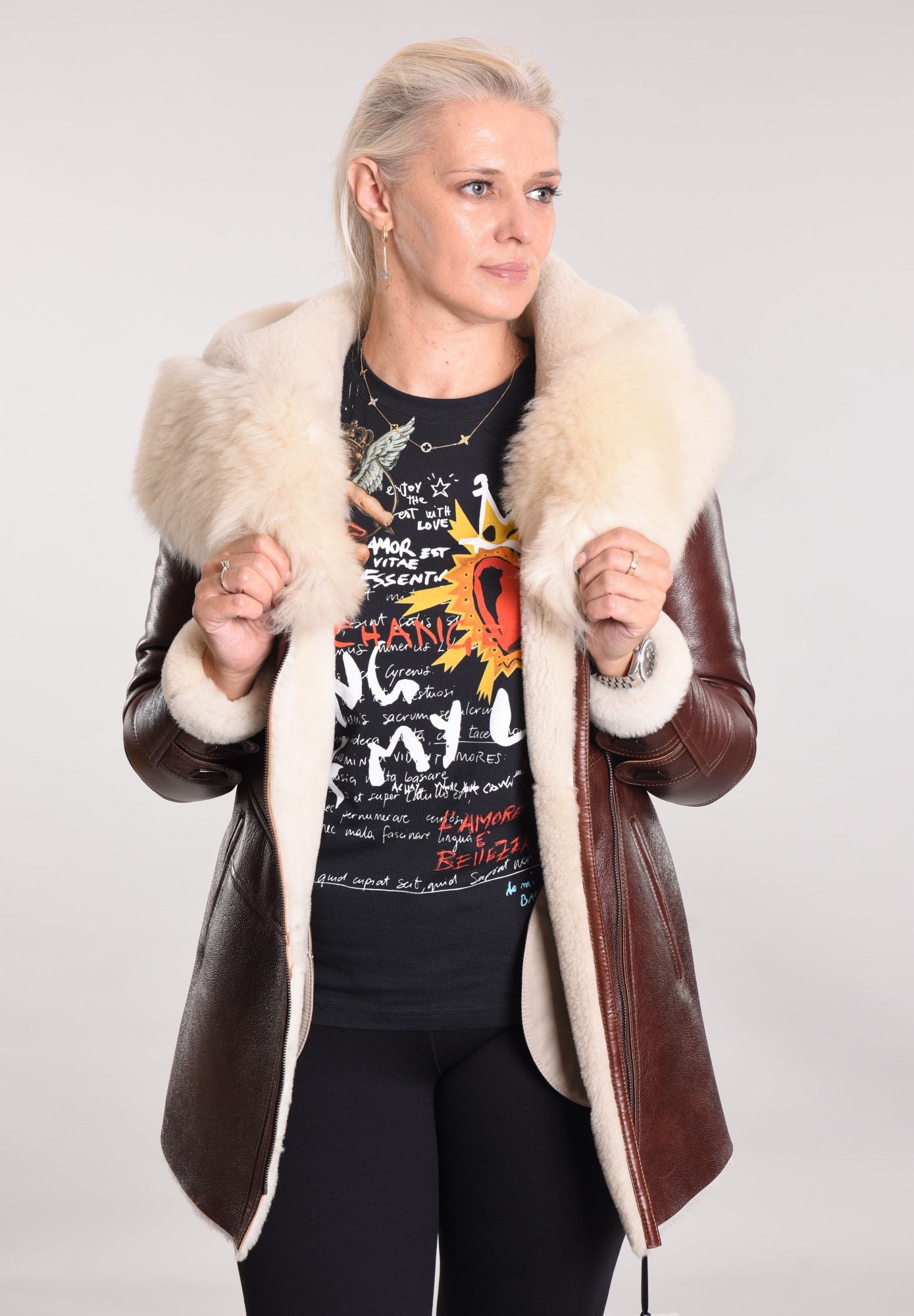 Дублёнка с покрытием и капюшоном