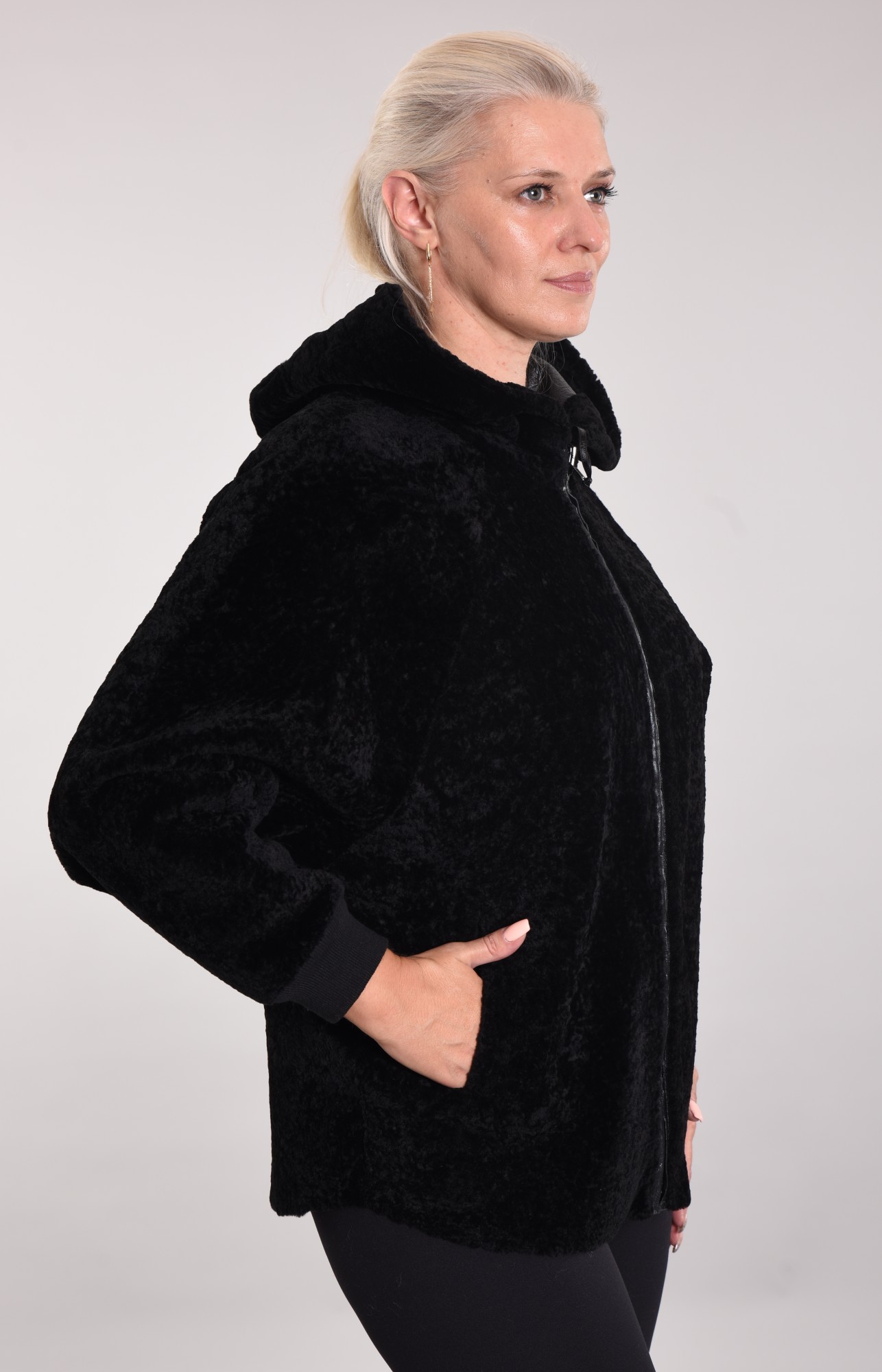 Астраган двусторонняя модель с капюшоном