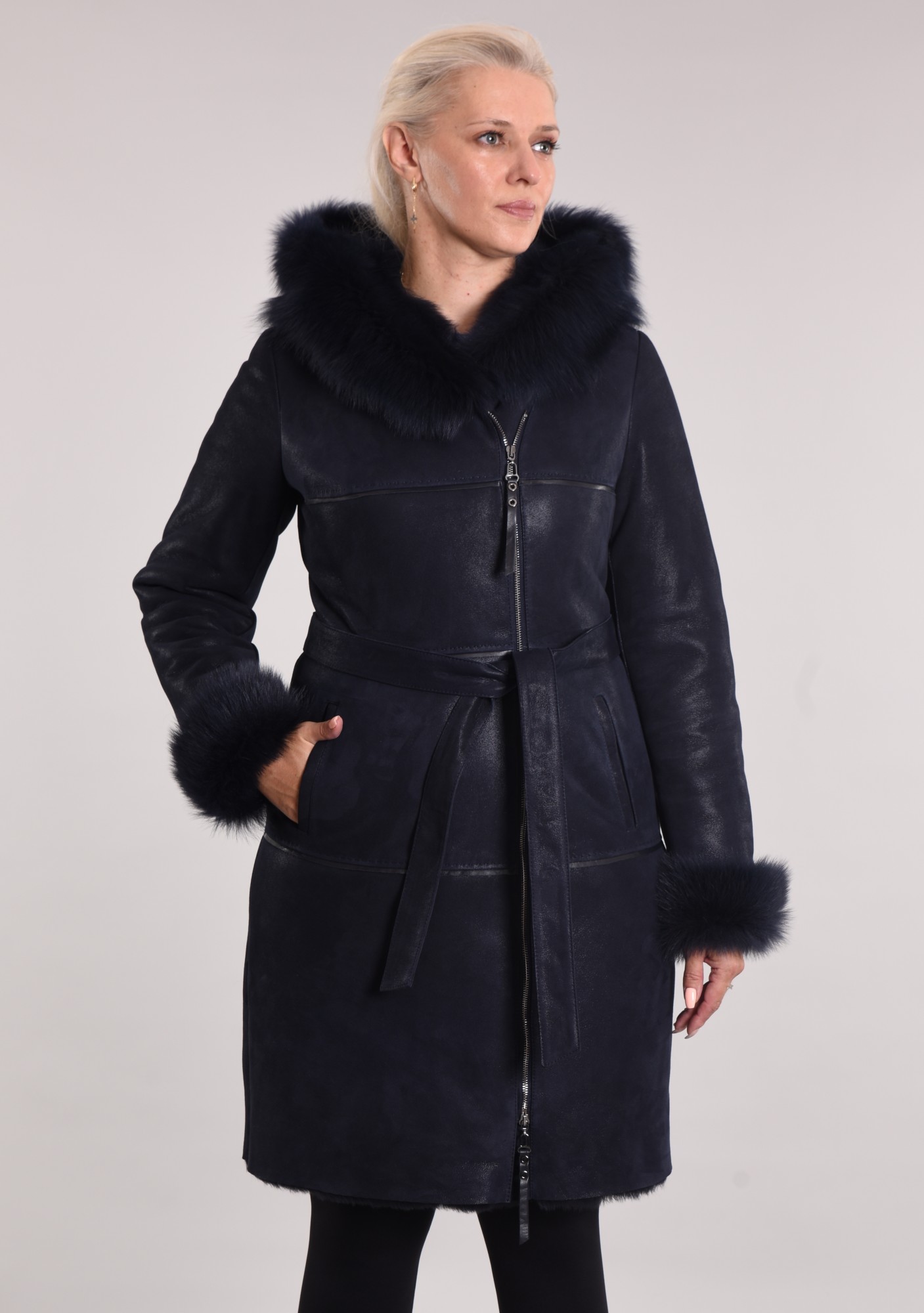 Дублёнка приталенная. Капюшон и манжеты тоскана