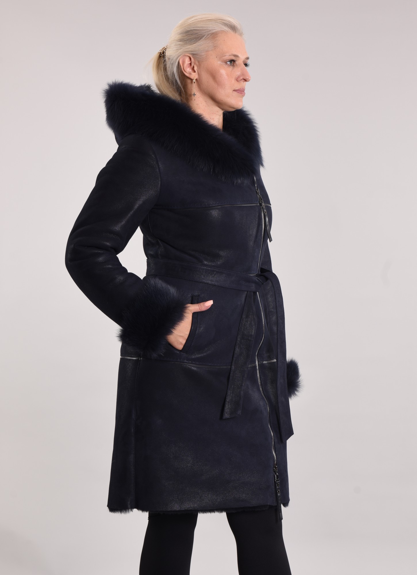 Дублёнка приталенная. Капюшон и манжеты тоскана