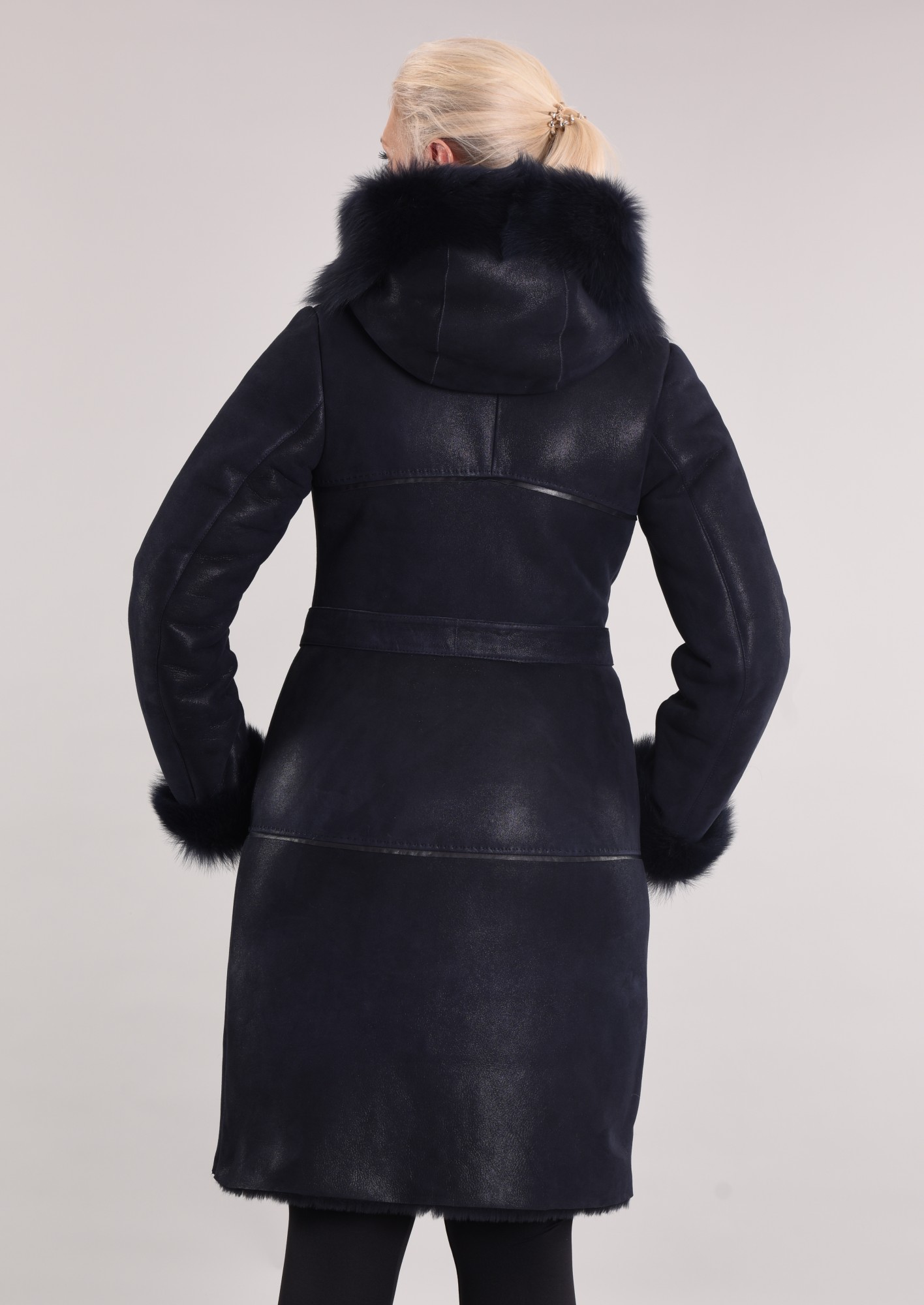 Дублёнка приталенная. Капюшон и манжеты тоскана