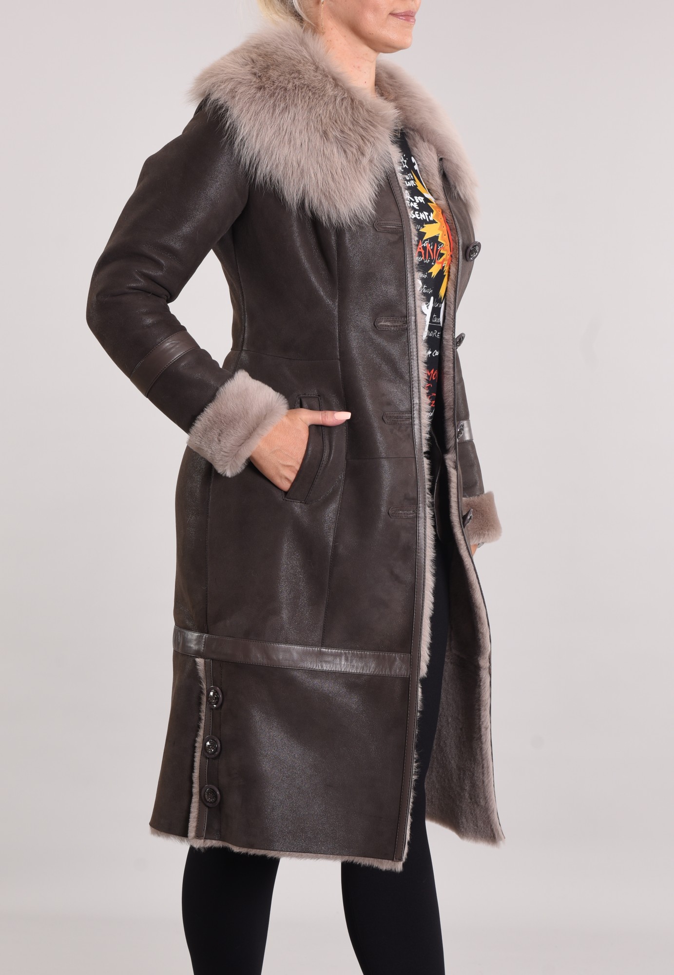 Дублёнка приталенная модель, воротник тоскана