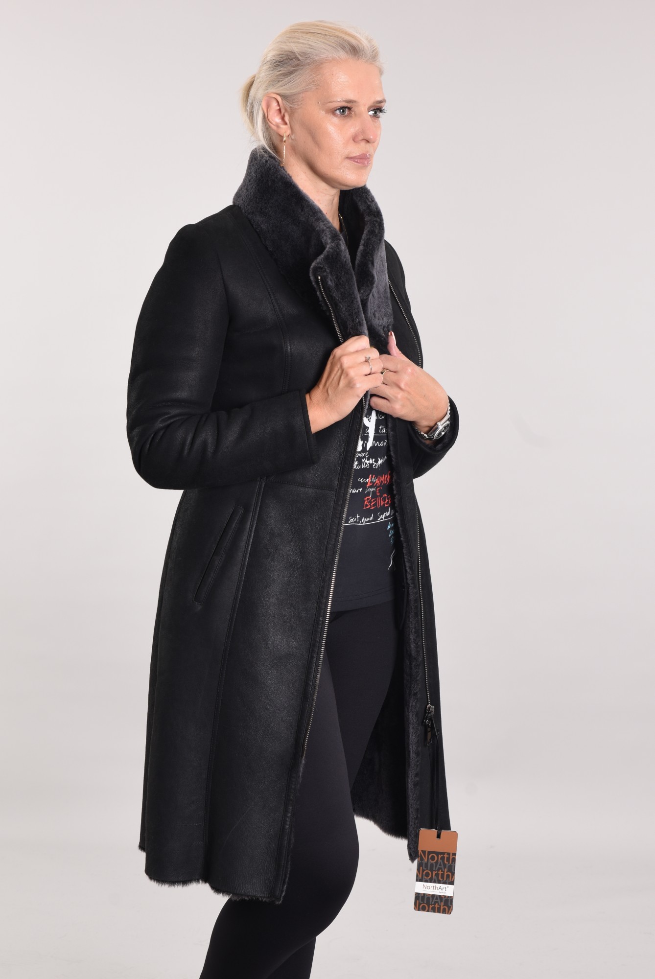 Приталенная дублёнка