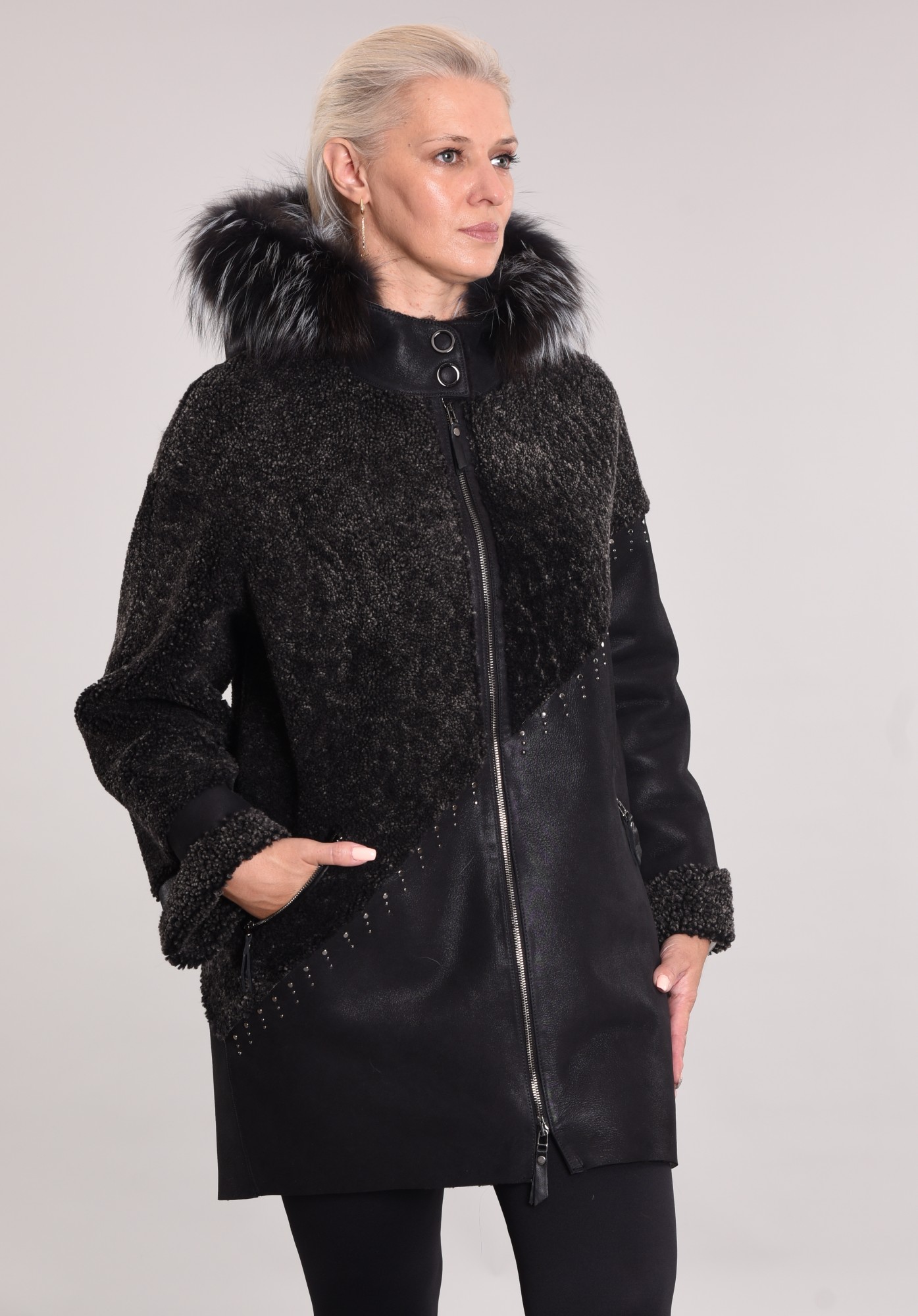 Дублёнка с капюшоном