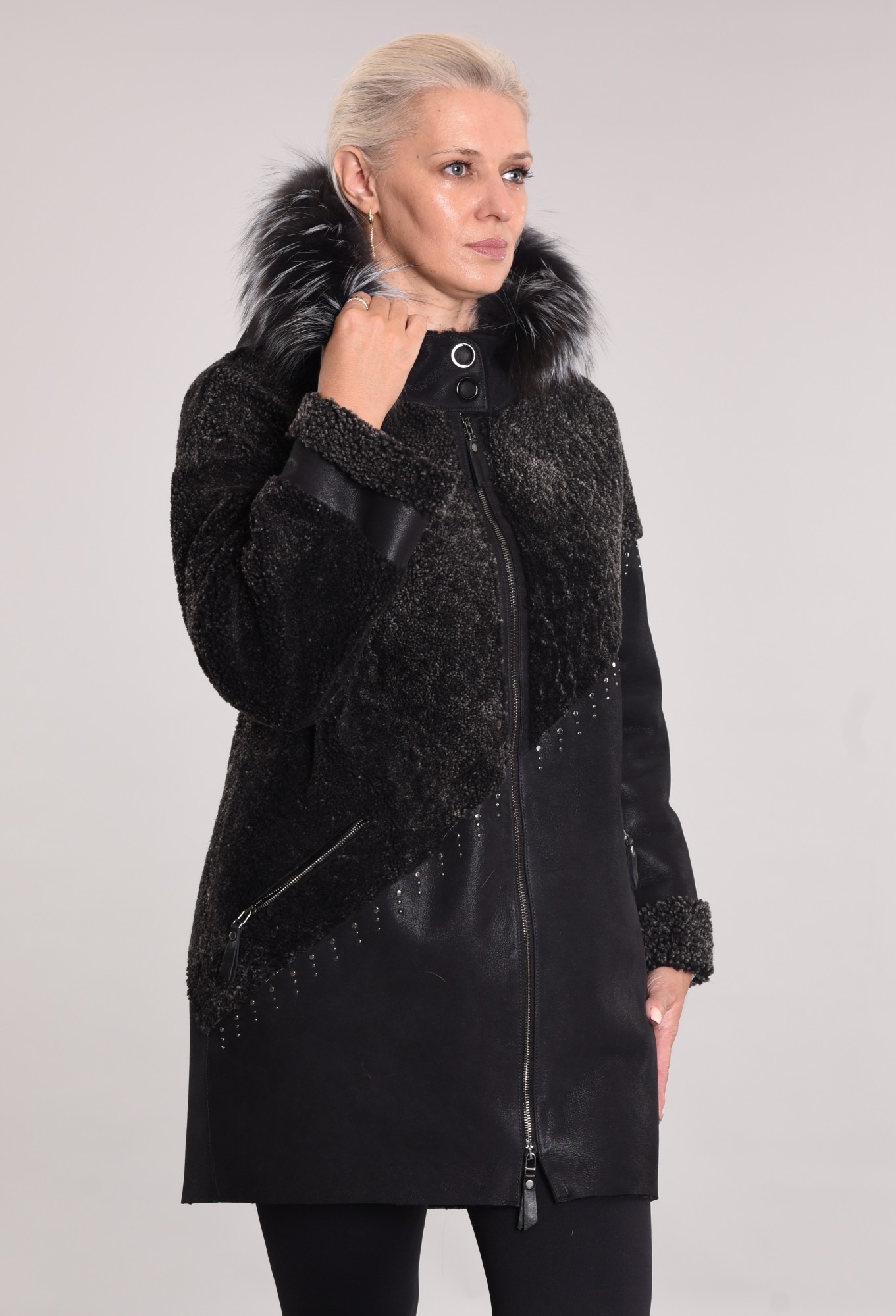 Дублёнка с капюшоном