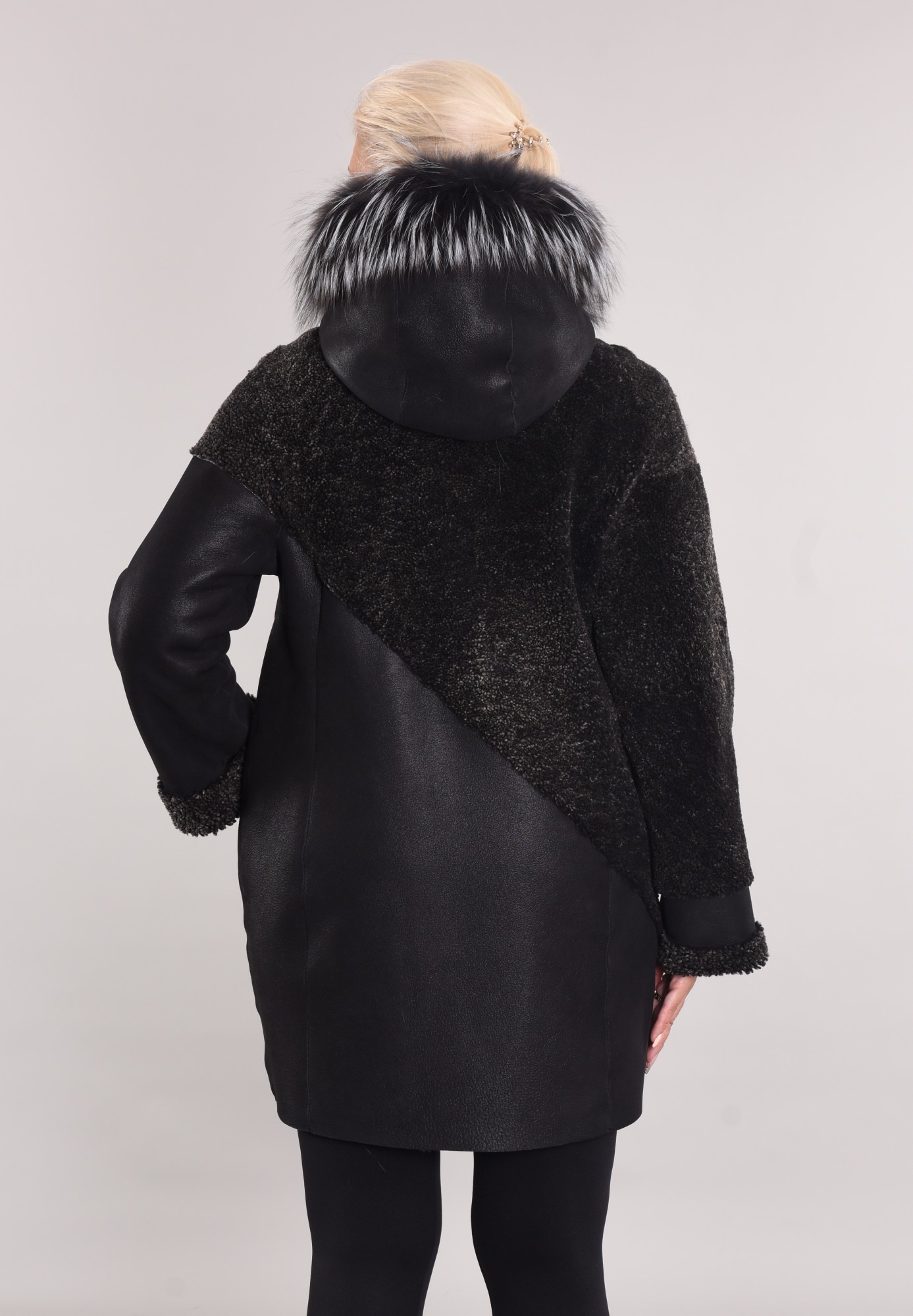 Дублёнка с капюшоном