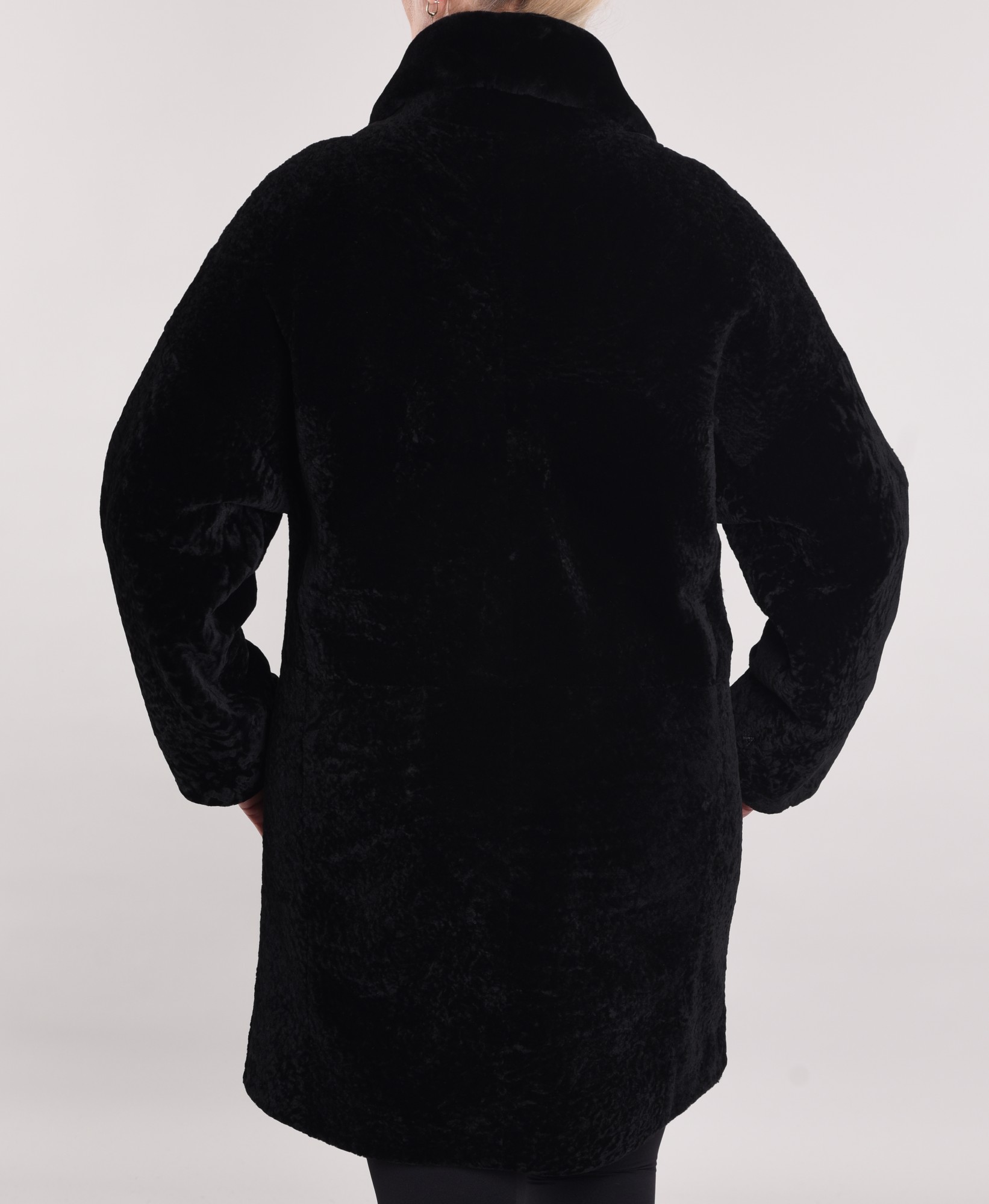 Астраган на подкладе, воротник мутон