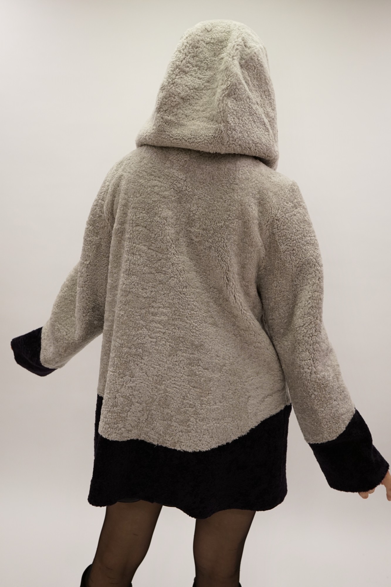 Дублёнка том-кёрли двусторонняя модель с капюшоном и покрытием