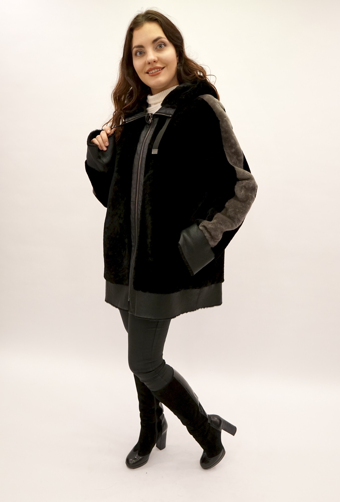 Дублёнка двусторонняя мутон с капюшоном, покрытие силка