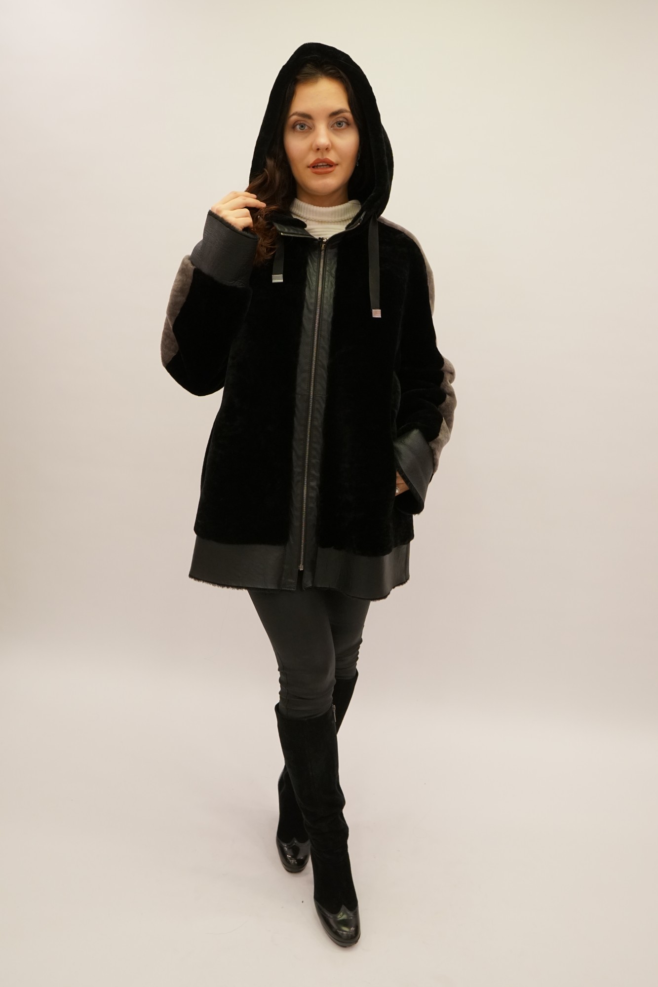 Дублёнка двусторонняя мутон с капюшоном, покрытие силка