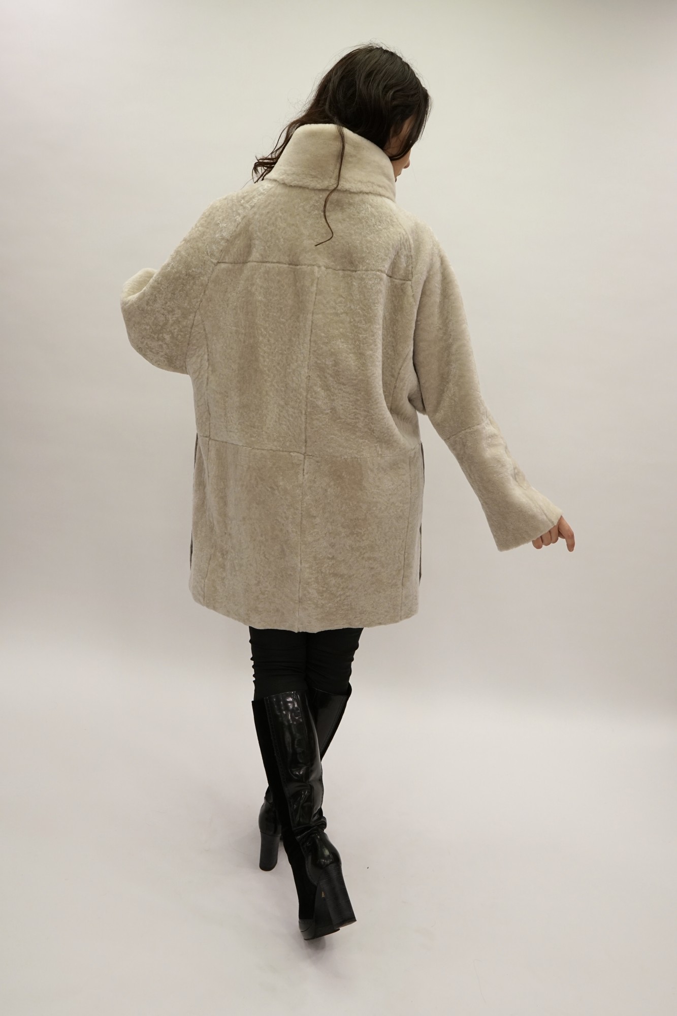 Астраган с покрытием, стойка воротник мутон