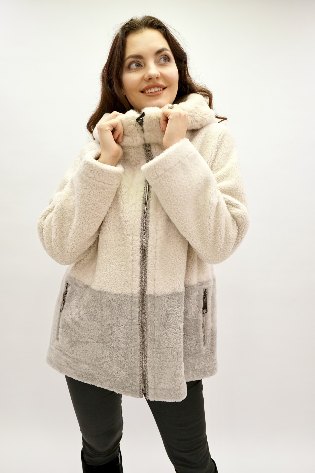 Astragan double-sided coated, on the edge of the hood Rex