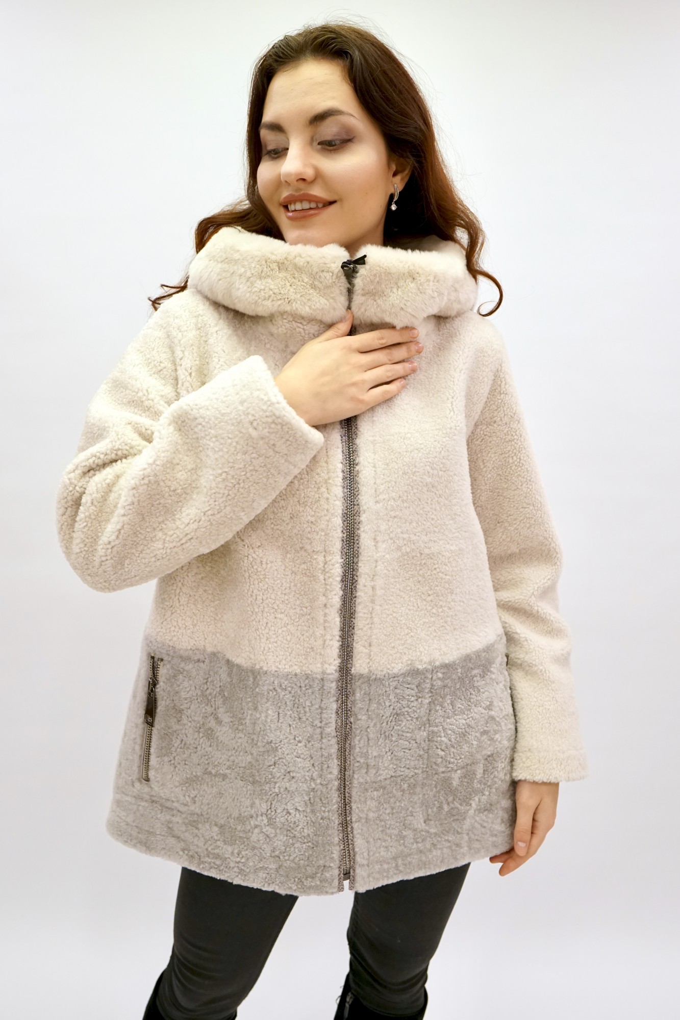 Astragan double-sided coated, on the edge of the hood Rex