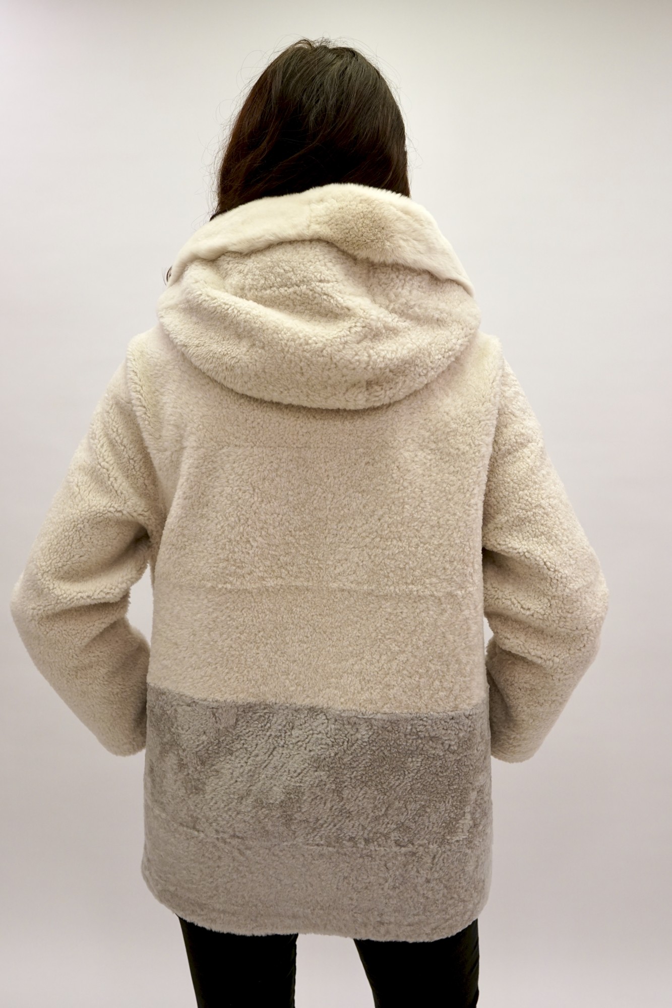 Astragan double-sided coated, on the edge of the hood Rex