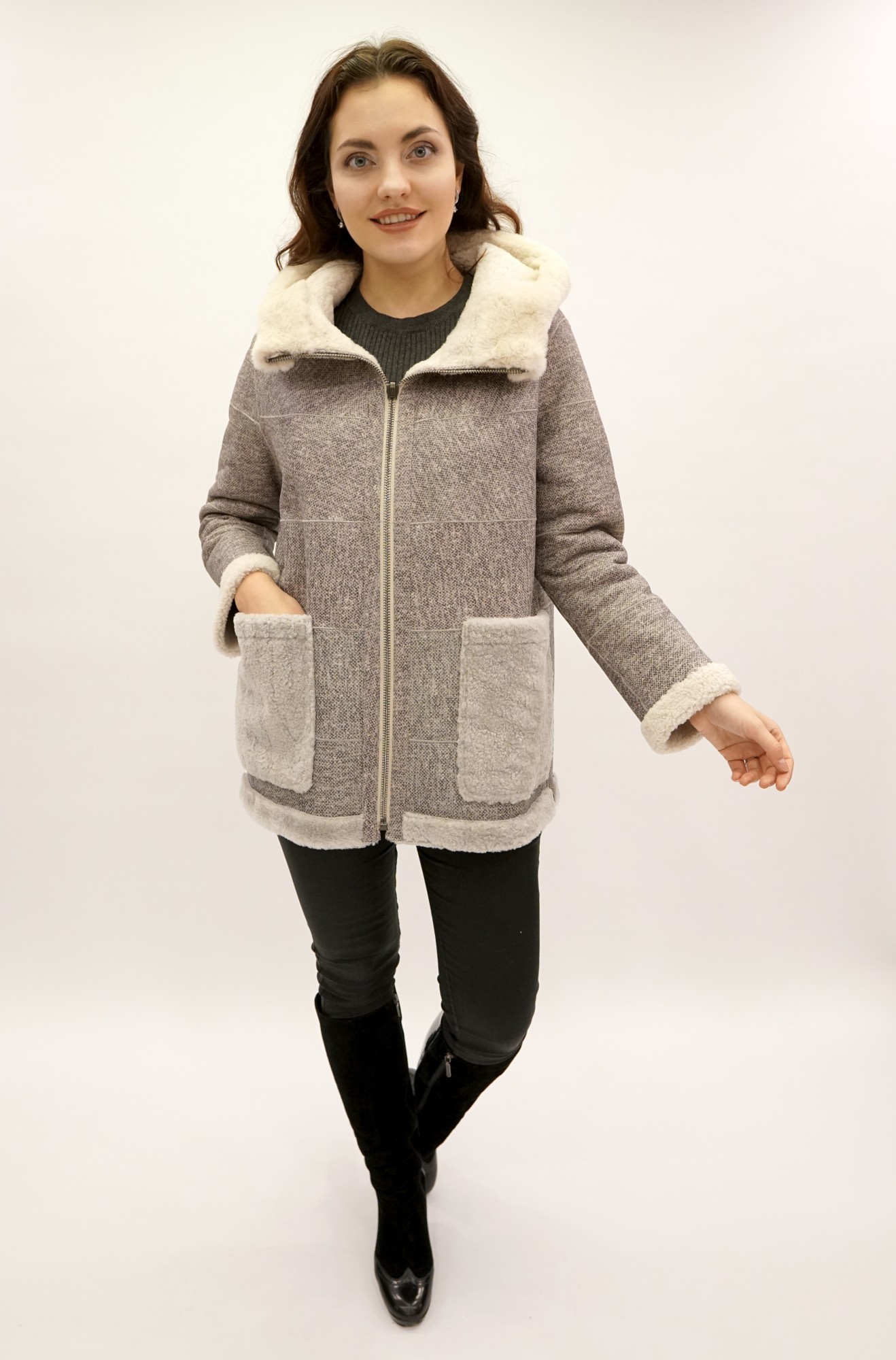 Astragan double-sided coated, on the edge of the hood Rex