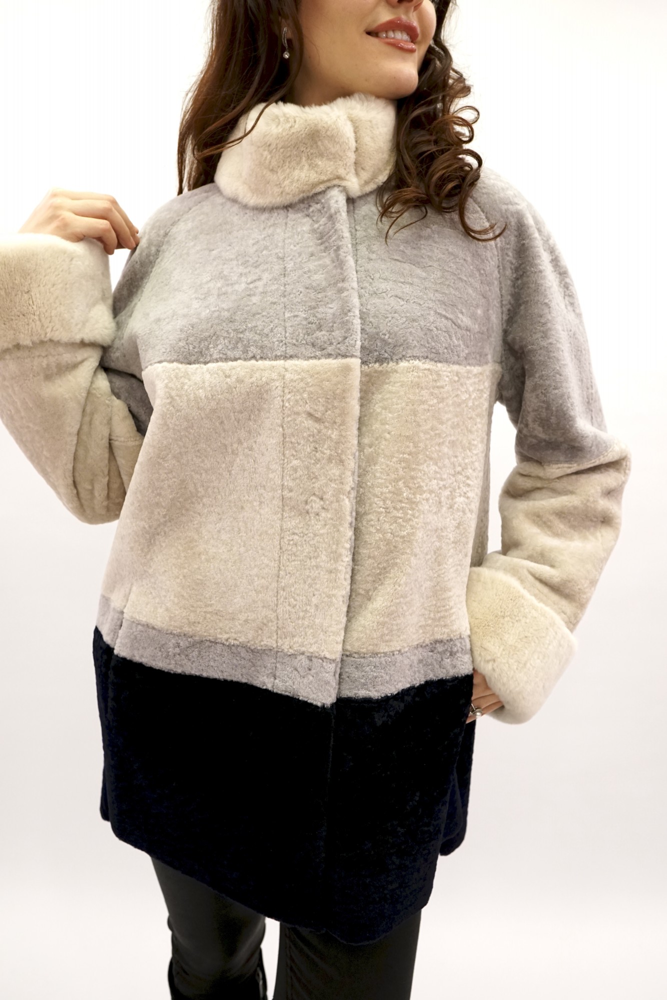 Астраган с покрытием двусторонняя модель oversize, стойка воротник и манжеты Rex