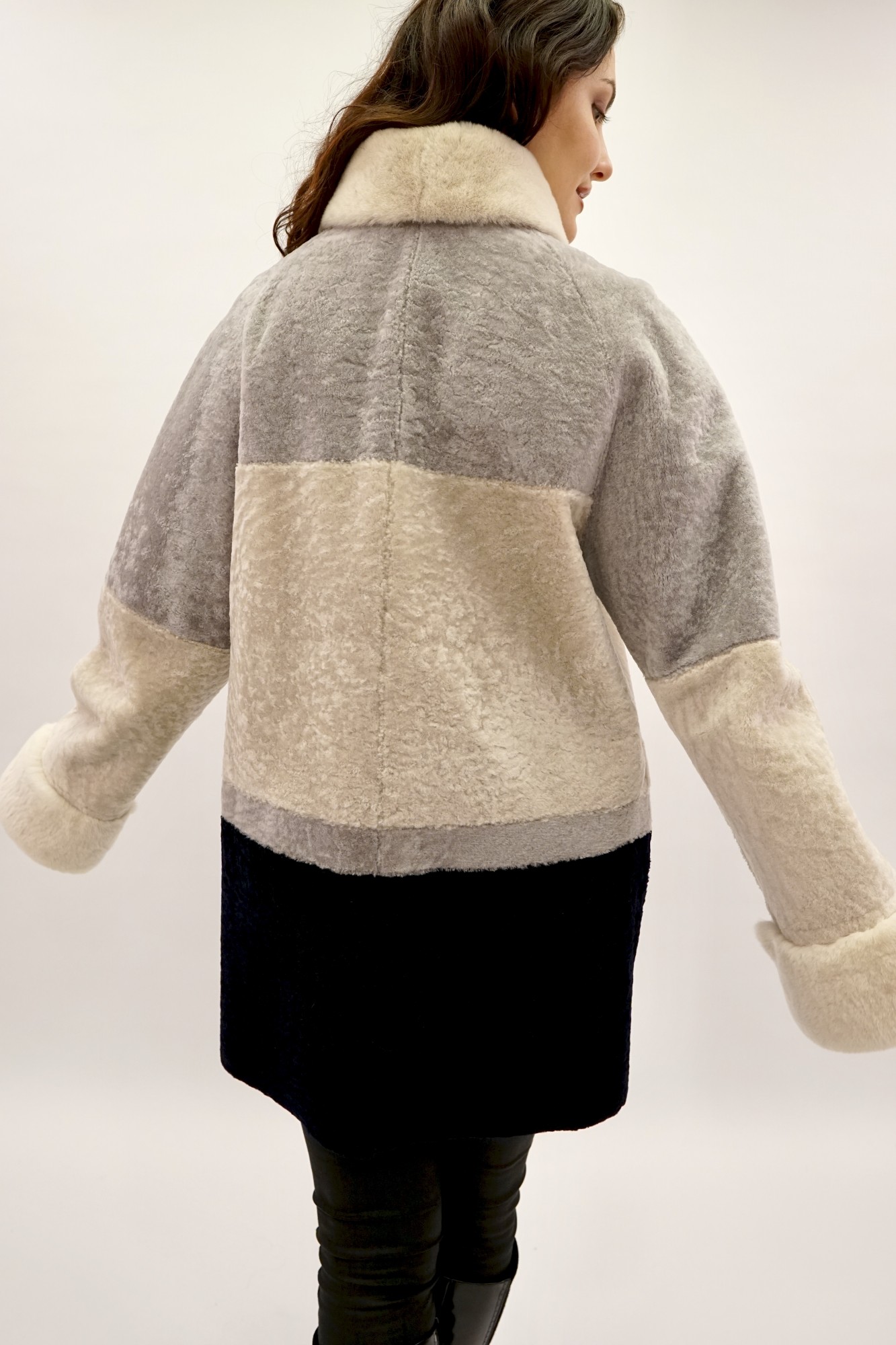 Астраган с покрытием двусторонняя модель oversize, стойка воротник и манжеты Rex