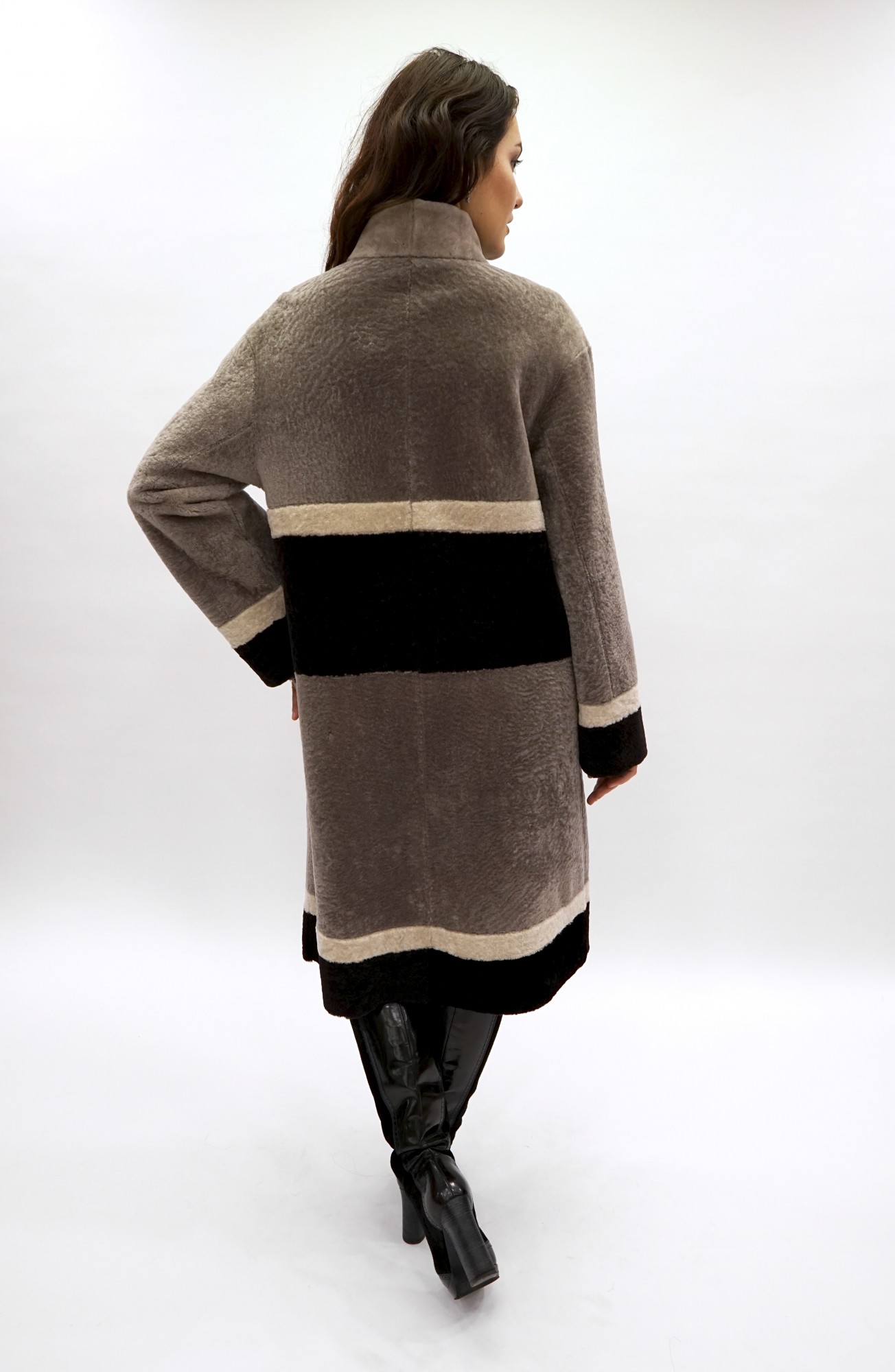 Астраган двусторонняя модель с покрытием oversize, стойка воротник мутон