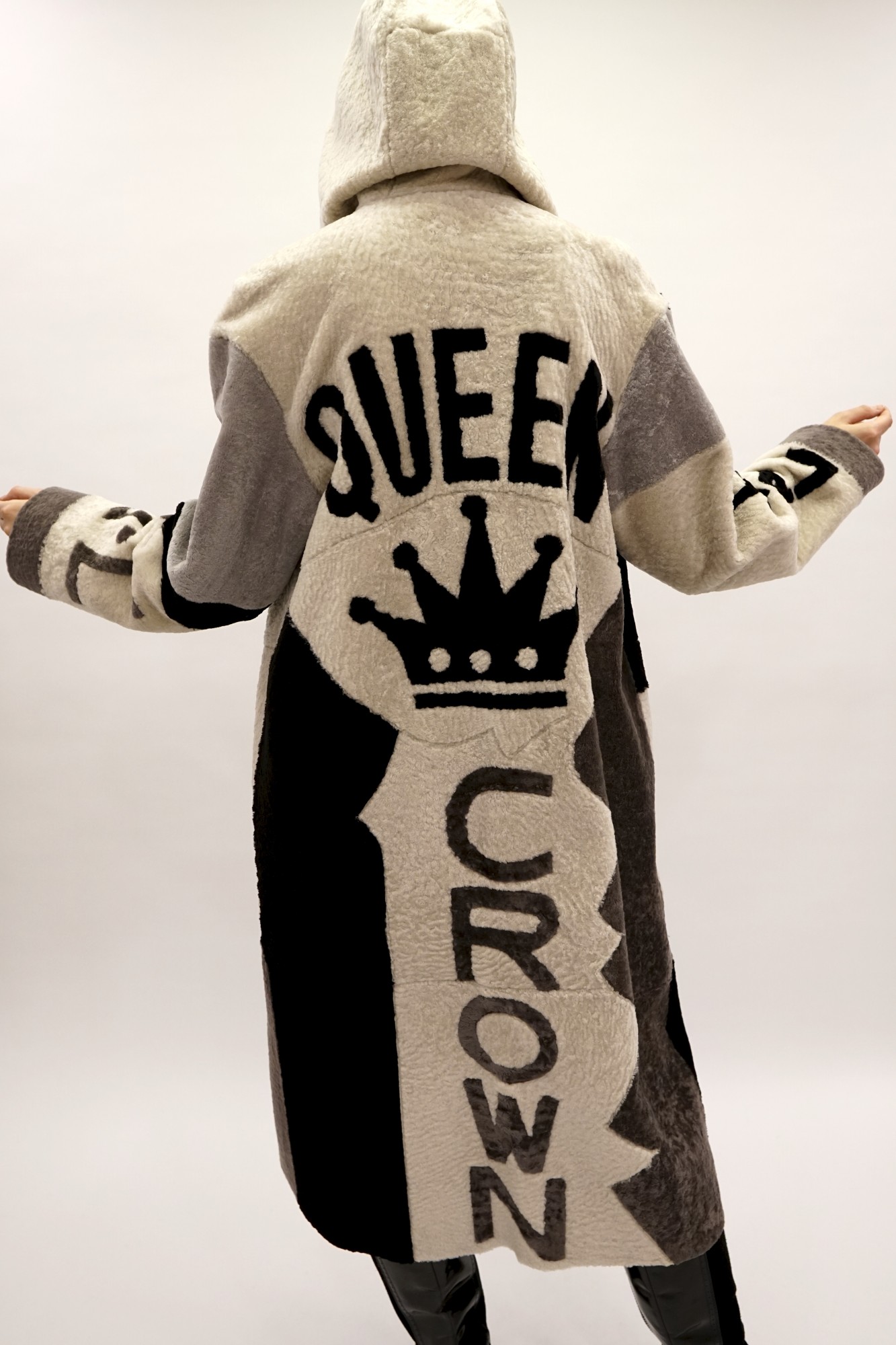 Astragan with cover and hood