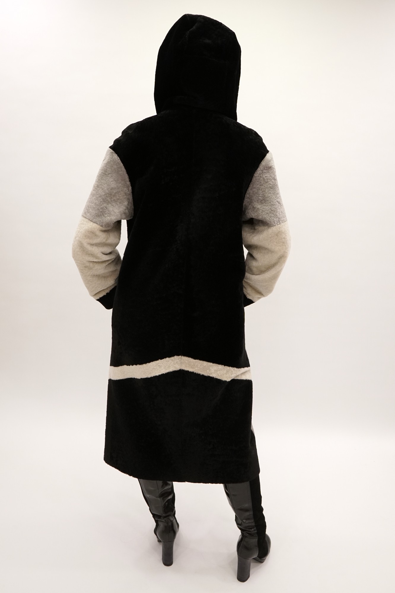 Astragan with cover and hood