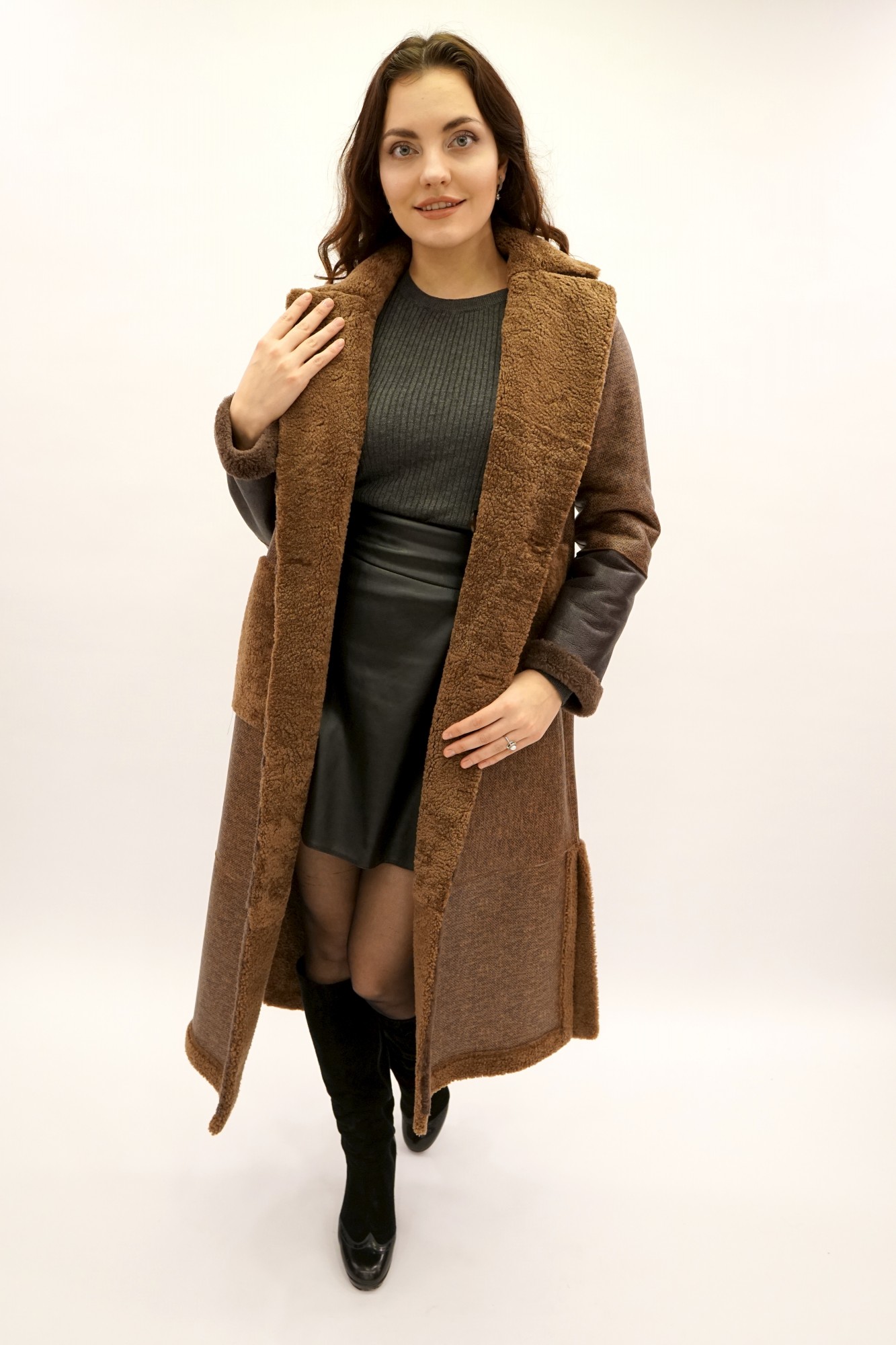 Дублёнка двусторонняя модель том-кёрли с покрытием, английский воротник