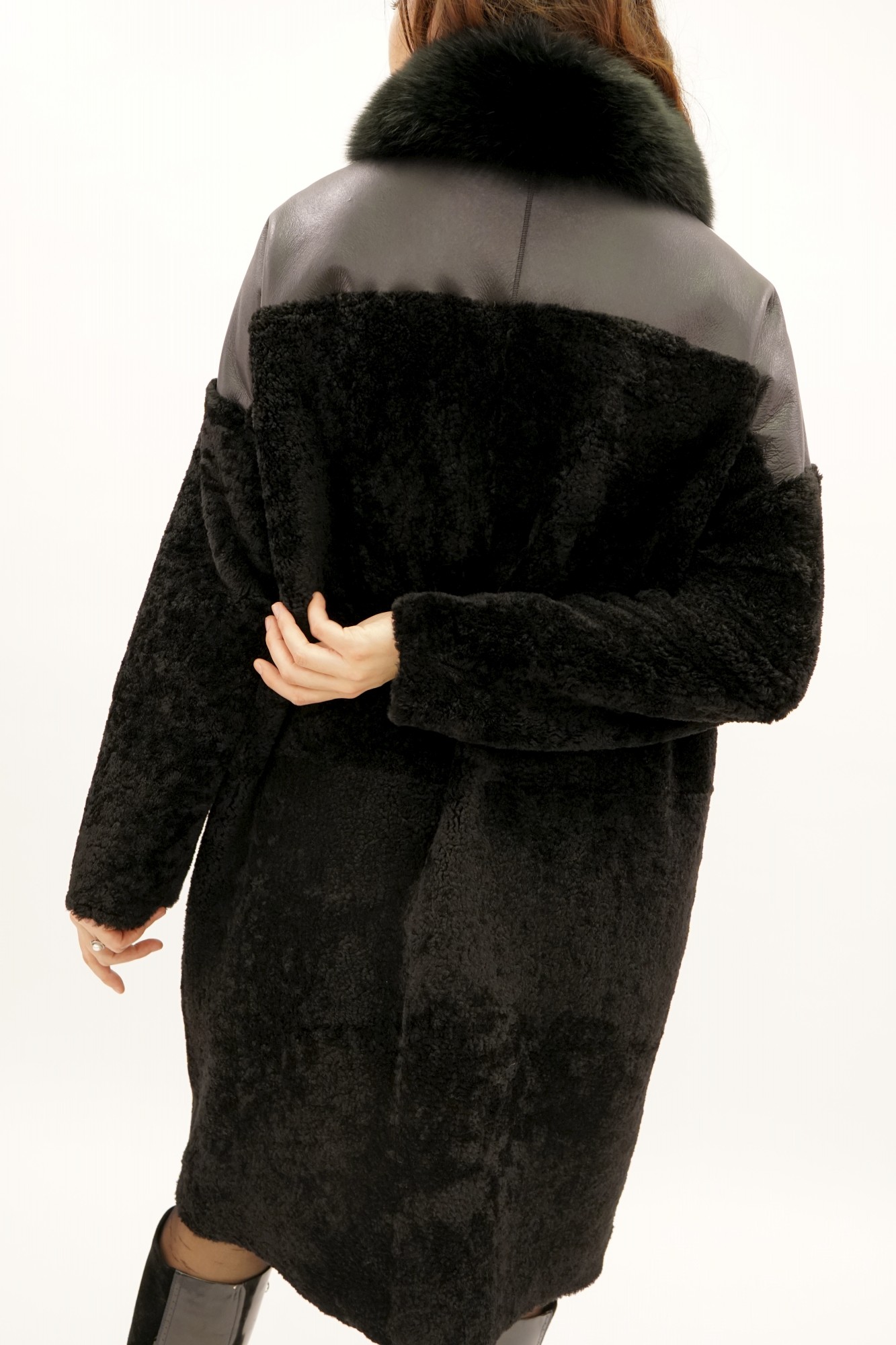 Sheepskin coat tom curly coated (double-sided is possible), stand-up collar arctic fox. Oversize