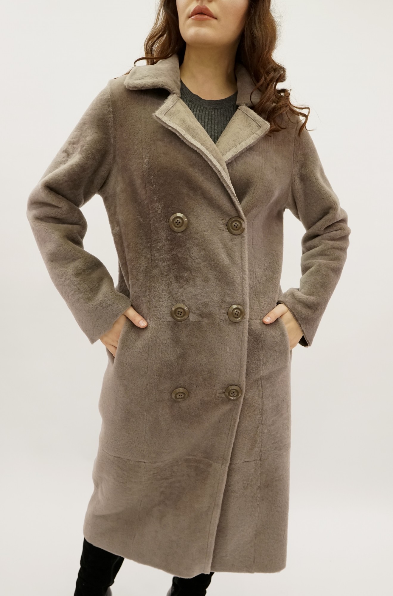 Spanish Mirinos coated double-breasted, English collar