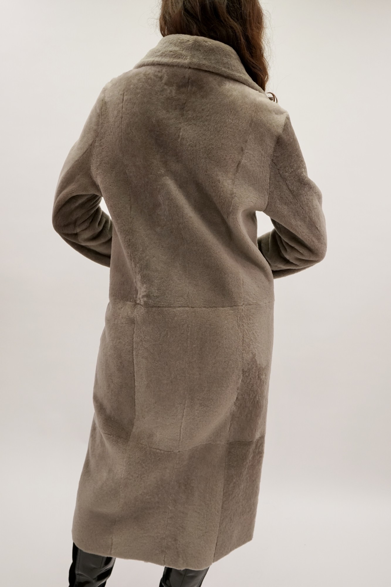 Spanish Mirinos coated double-breasted, English collar