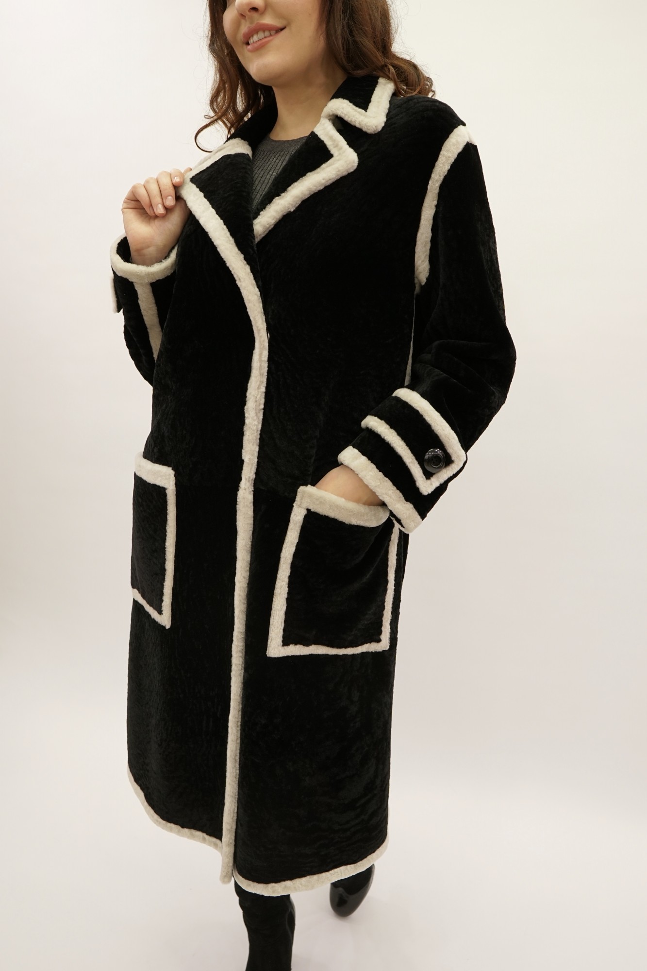 Астраган на падкладе, английский воротник