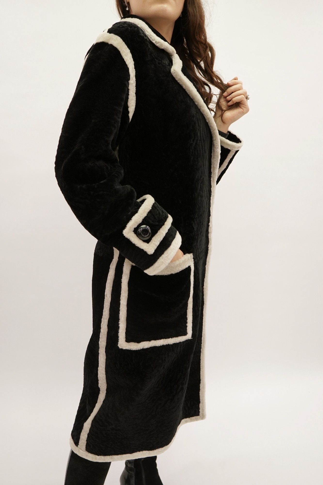 Астраган на падкладе, английский воротник