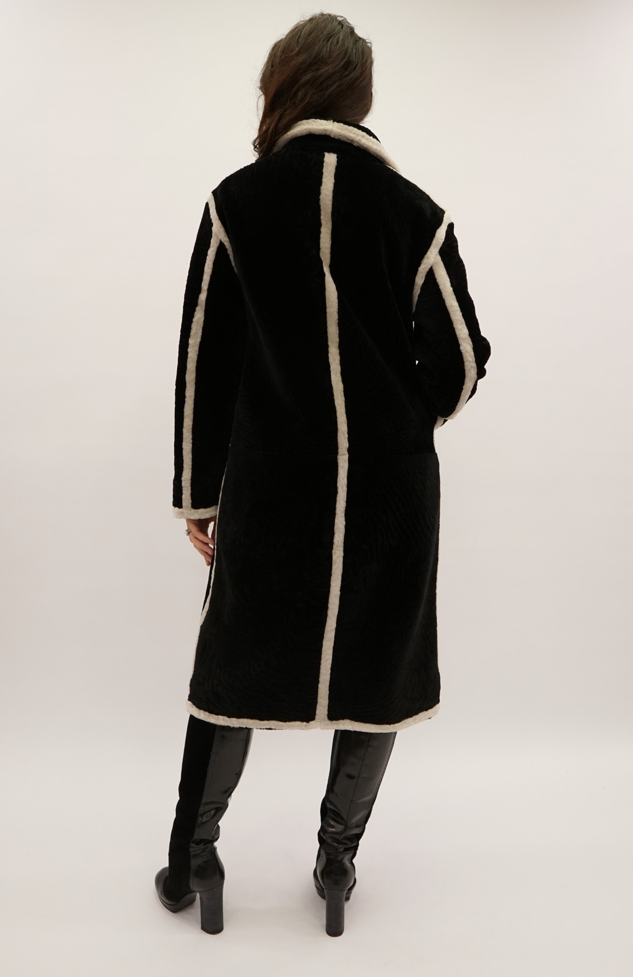 Астраган на падкладе, английский воротник