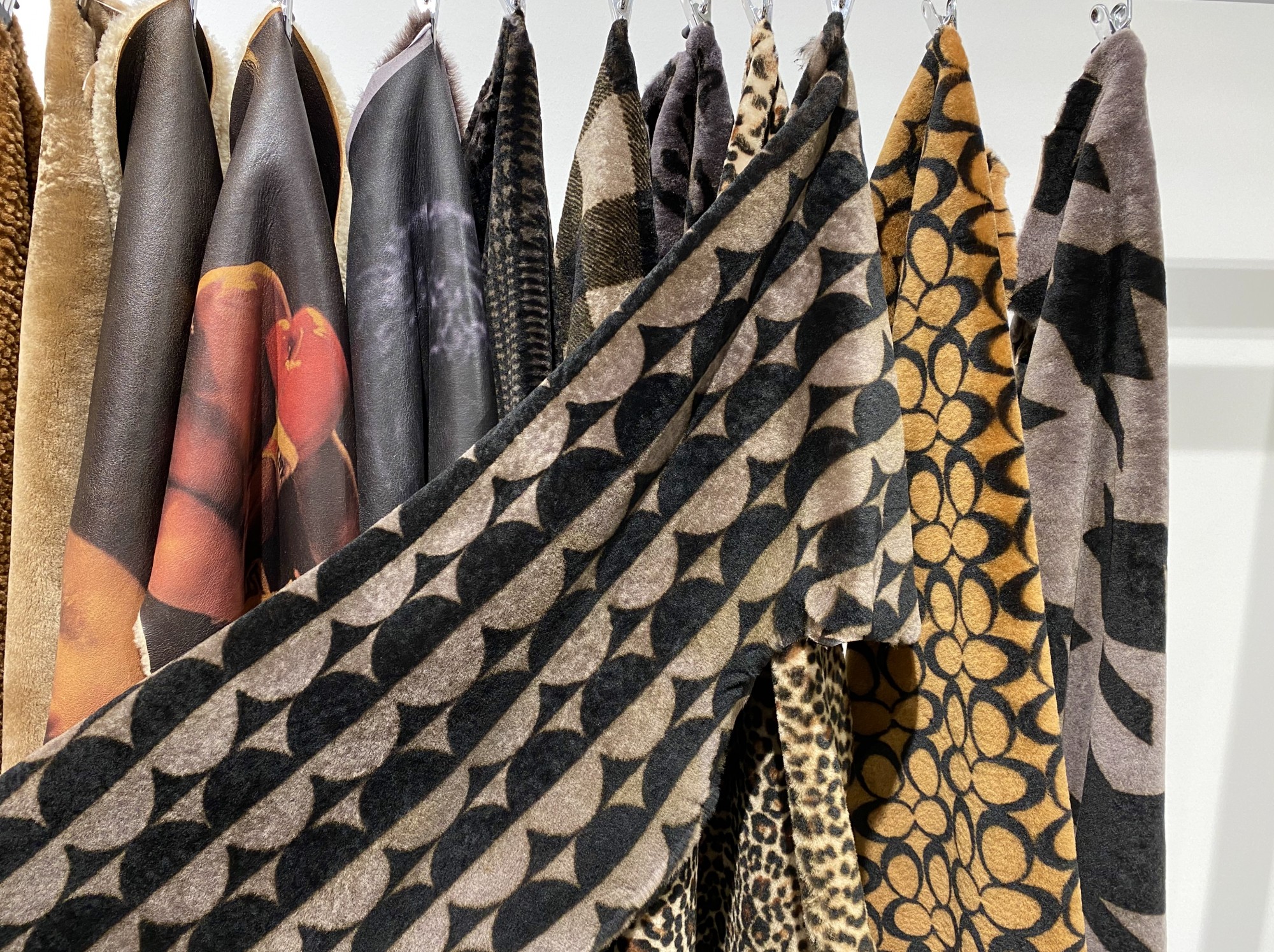 Материал оптом