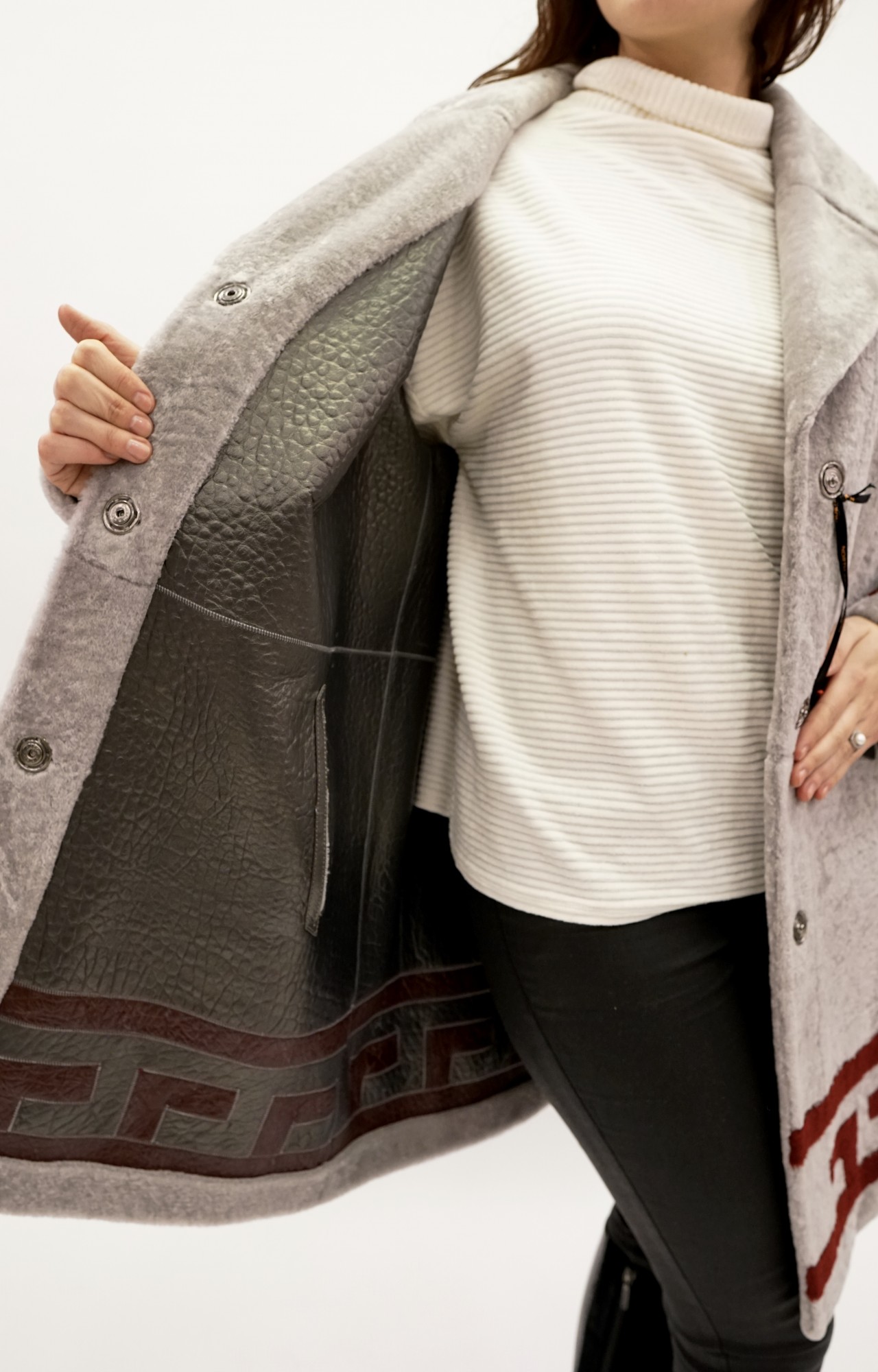 Астраган двусторонняя с покрытием, английский воротник