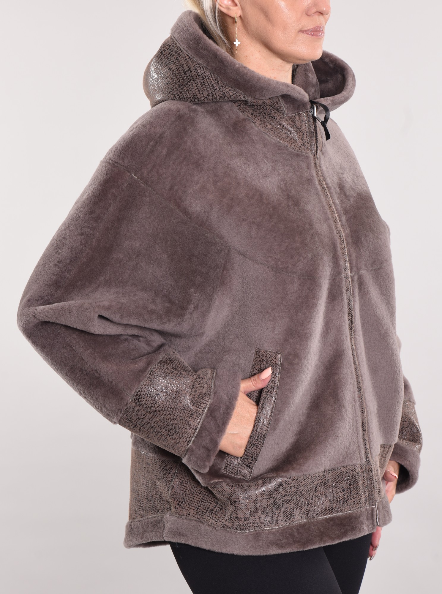 Дублёнка двусторонняя - модель испанский меринос с капюшоном