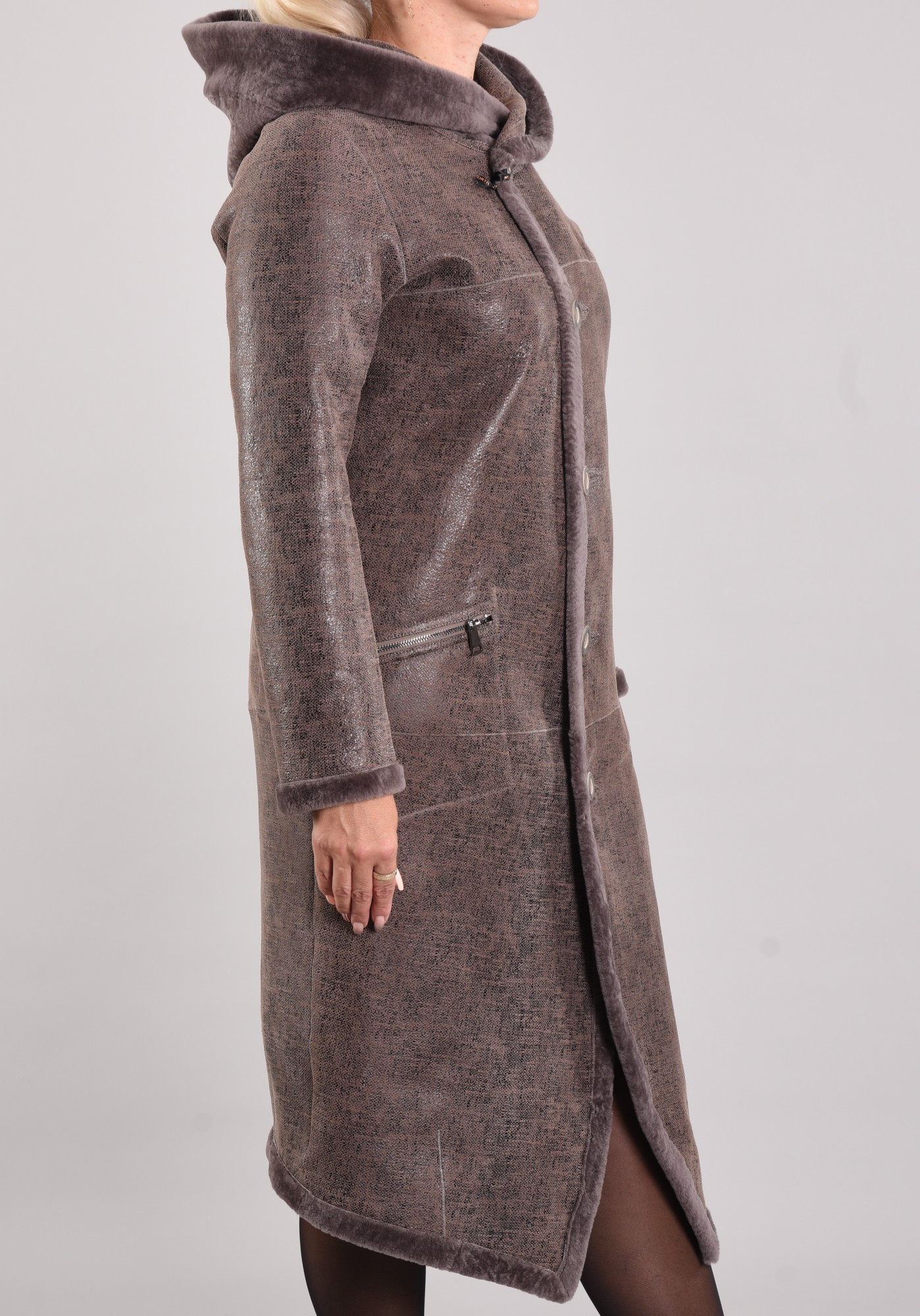 Астраган двусторонняя модель с капюшоном