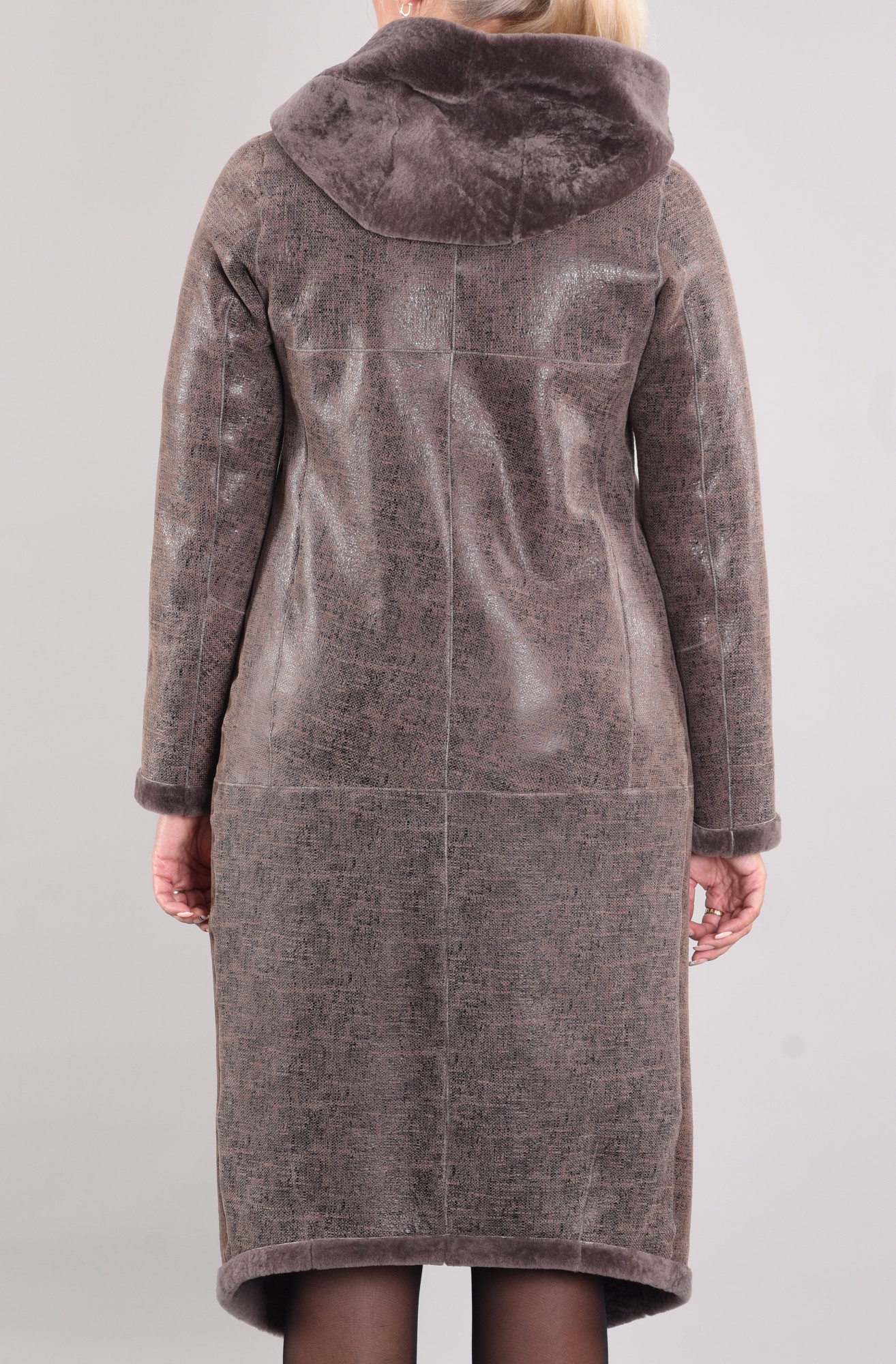 Астраган двусторонняя модель с капюшоном