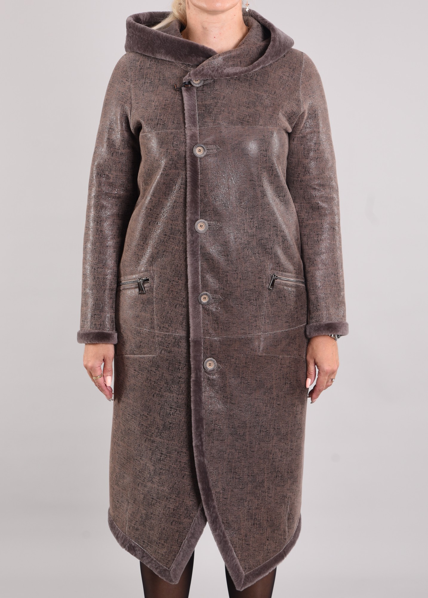 Астраган двусторонняя модель с капюшоном