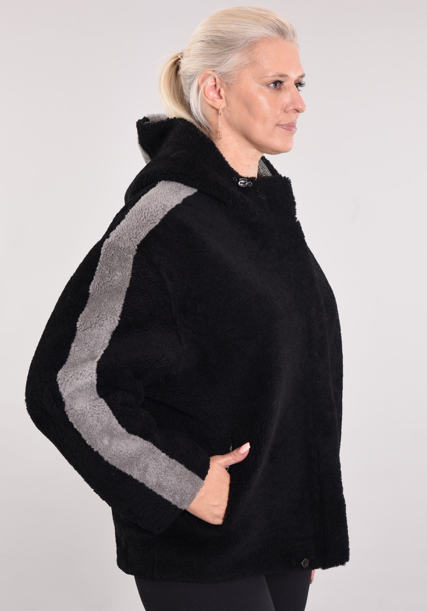 Дублёнка Том-кёрли бомбер двусторонняя модель с капюшоном