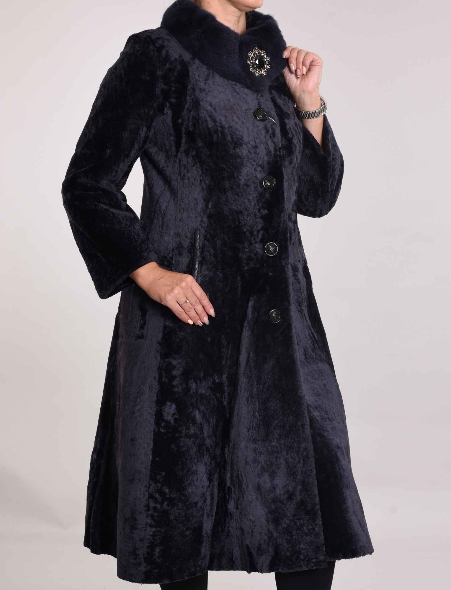 Астраган на подкладе (отделка воротника норка)