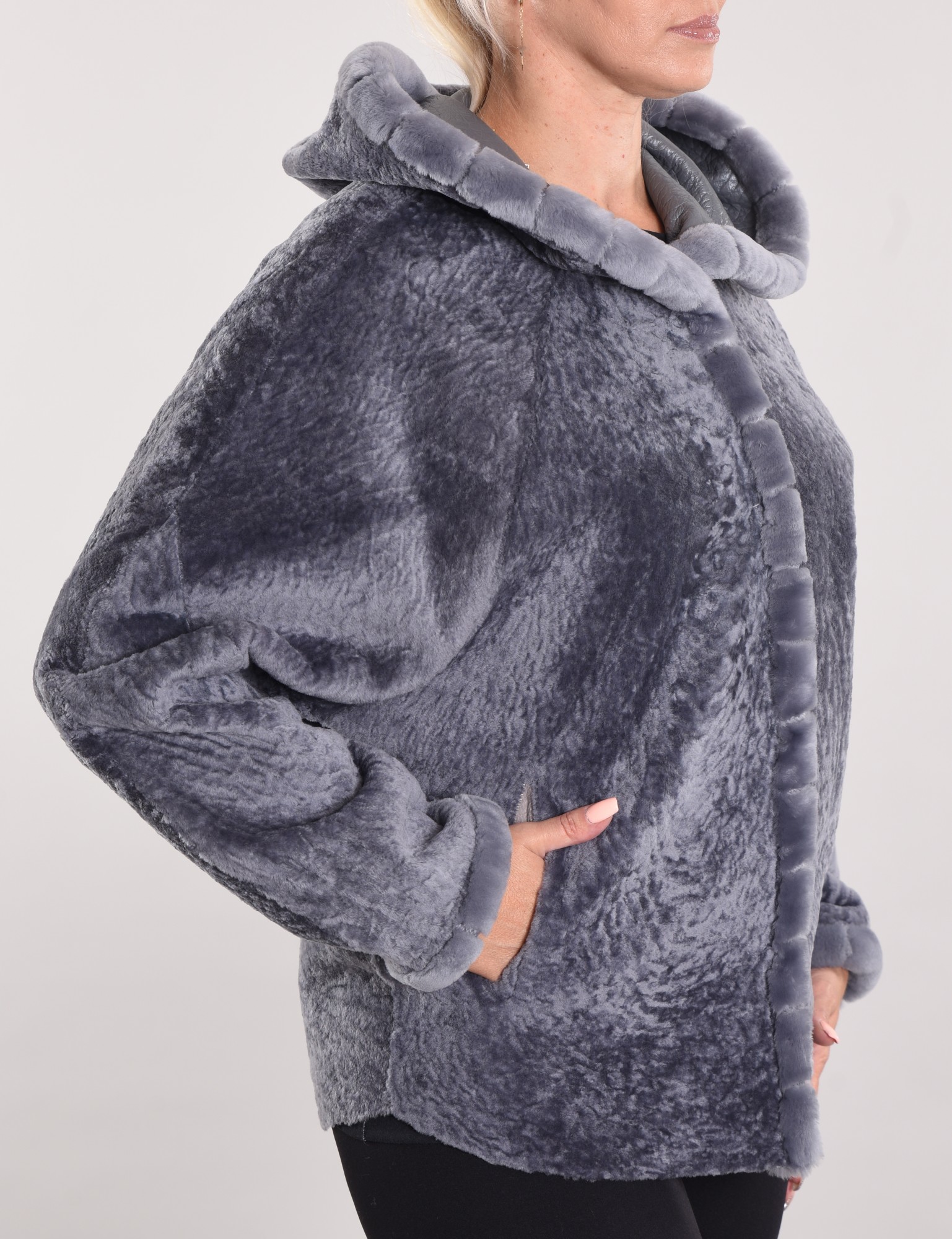 Астраган с капюшоном двусторонняя с покрытием