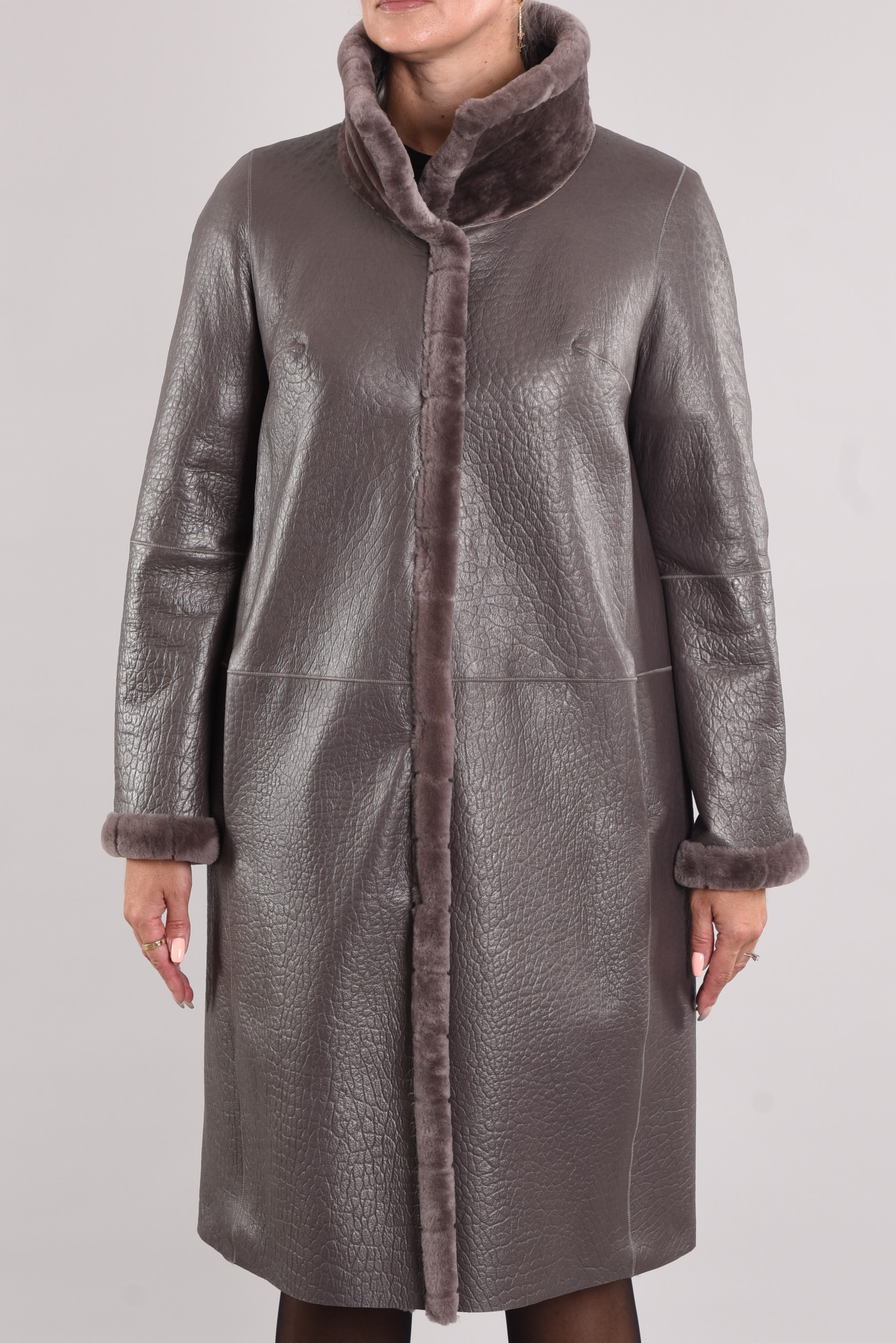 Астраган двусторонняя с покрытием по краю изделия мутон