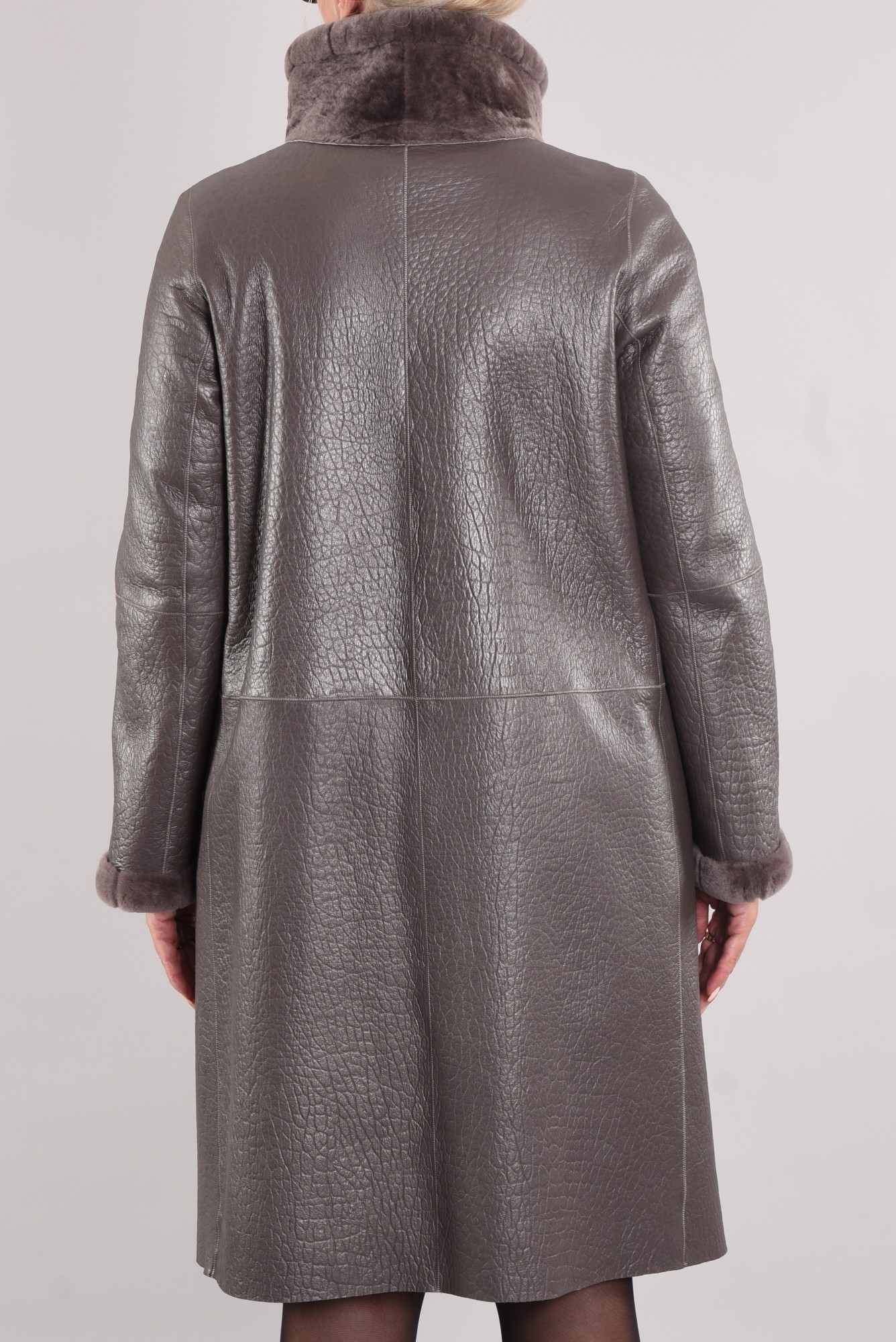 Астраган двусторонняя с покрытием по краю изделия мутон