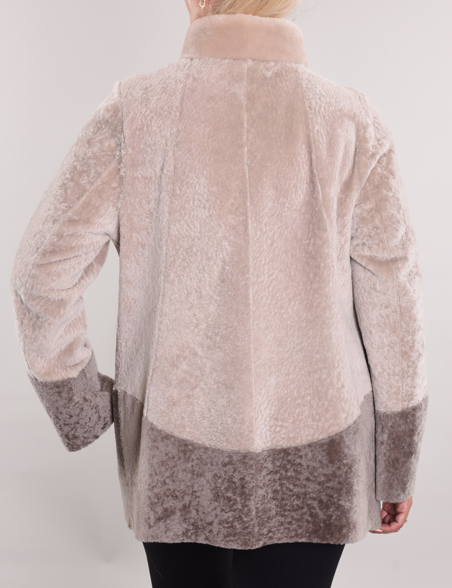 Astragan reversible coated model, muton collar