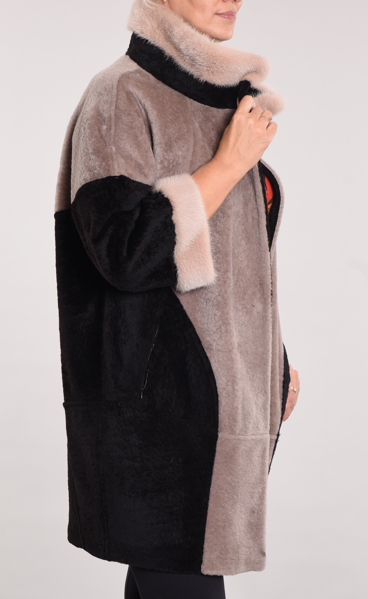 Астраган двусторонняя модель, воротник и манжеты норка