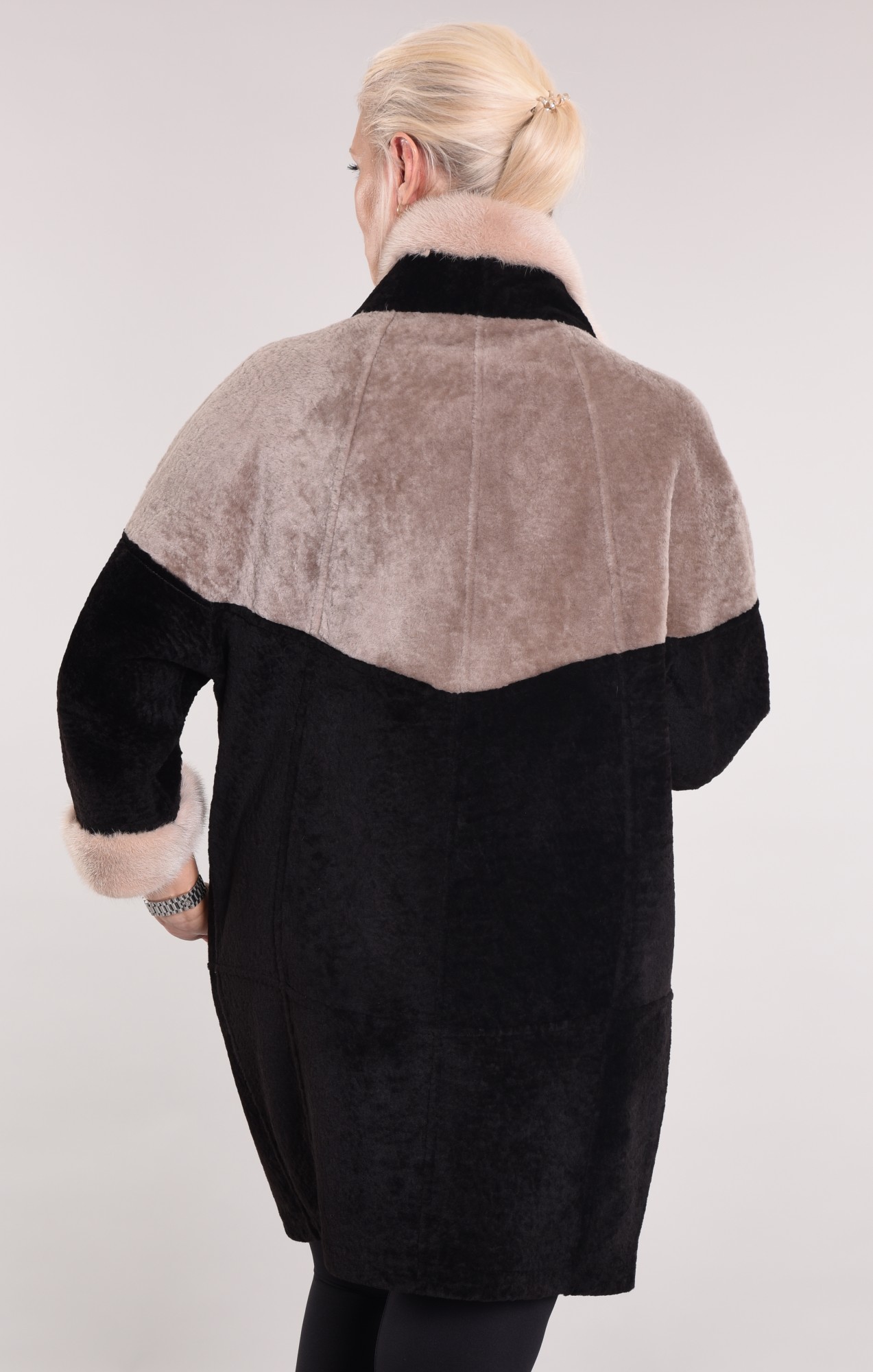 Астраган двусторонняя модель, воротник и манжеты норка